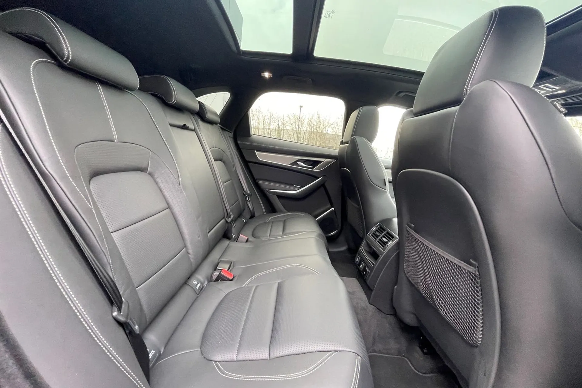 Jaguar F-PACE thumbnail image number 47