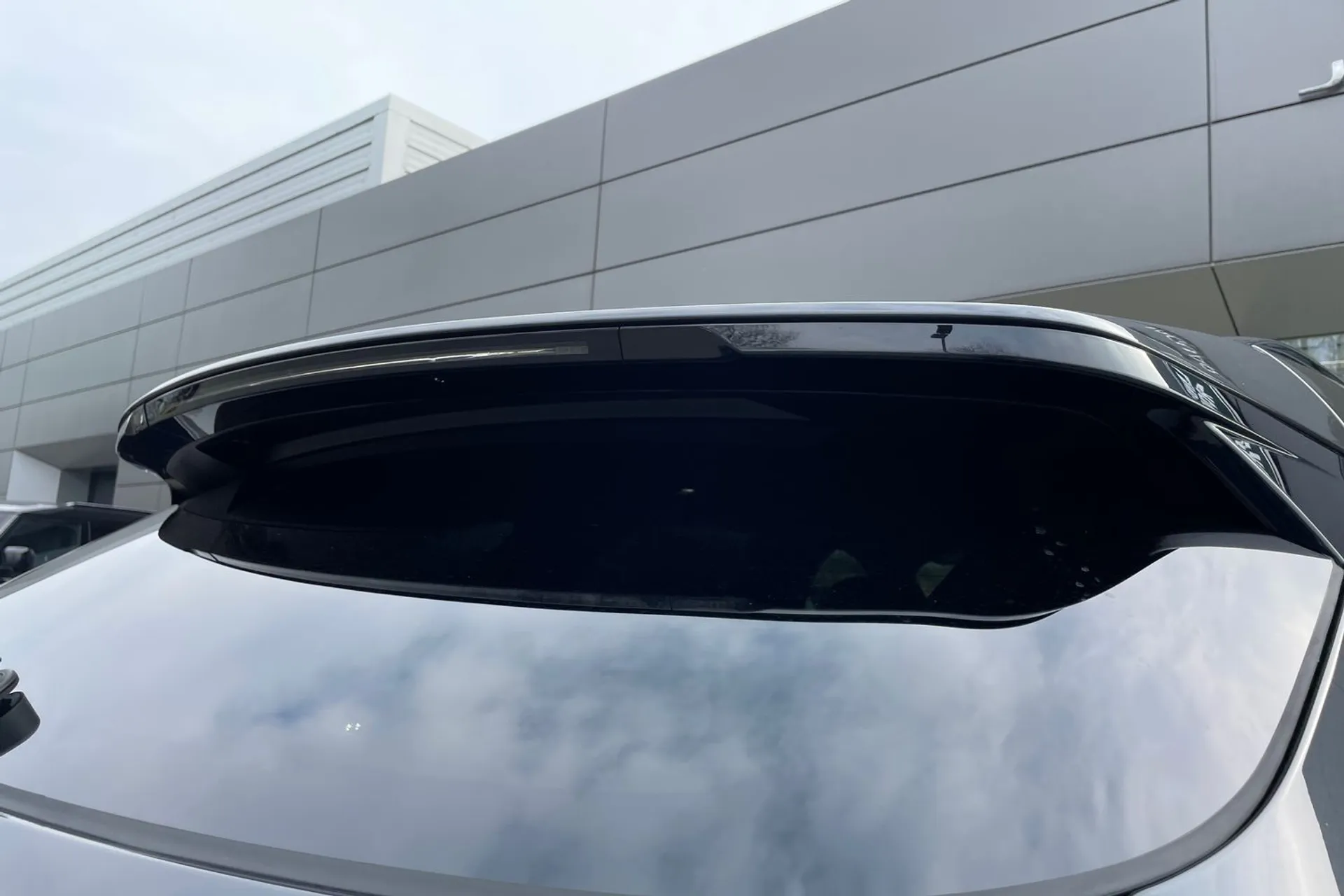 Jaguar F-PACE thumbnail image number 33