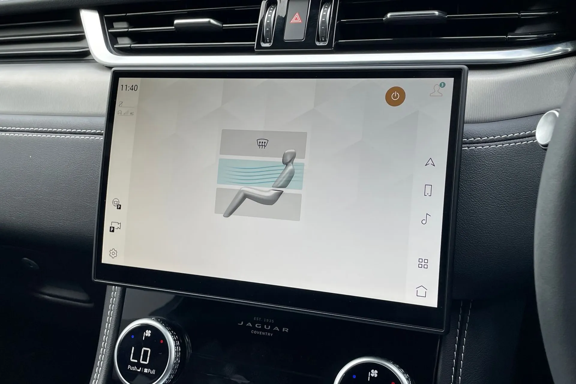Jaguar F-PACE thumbnail image number 18
