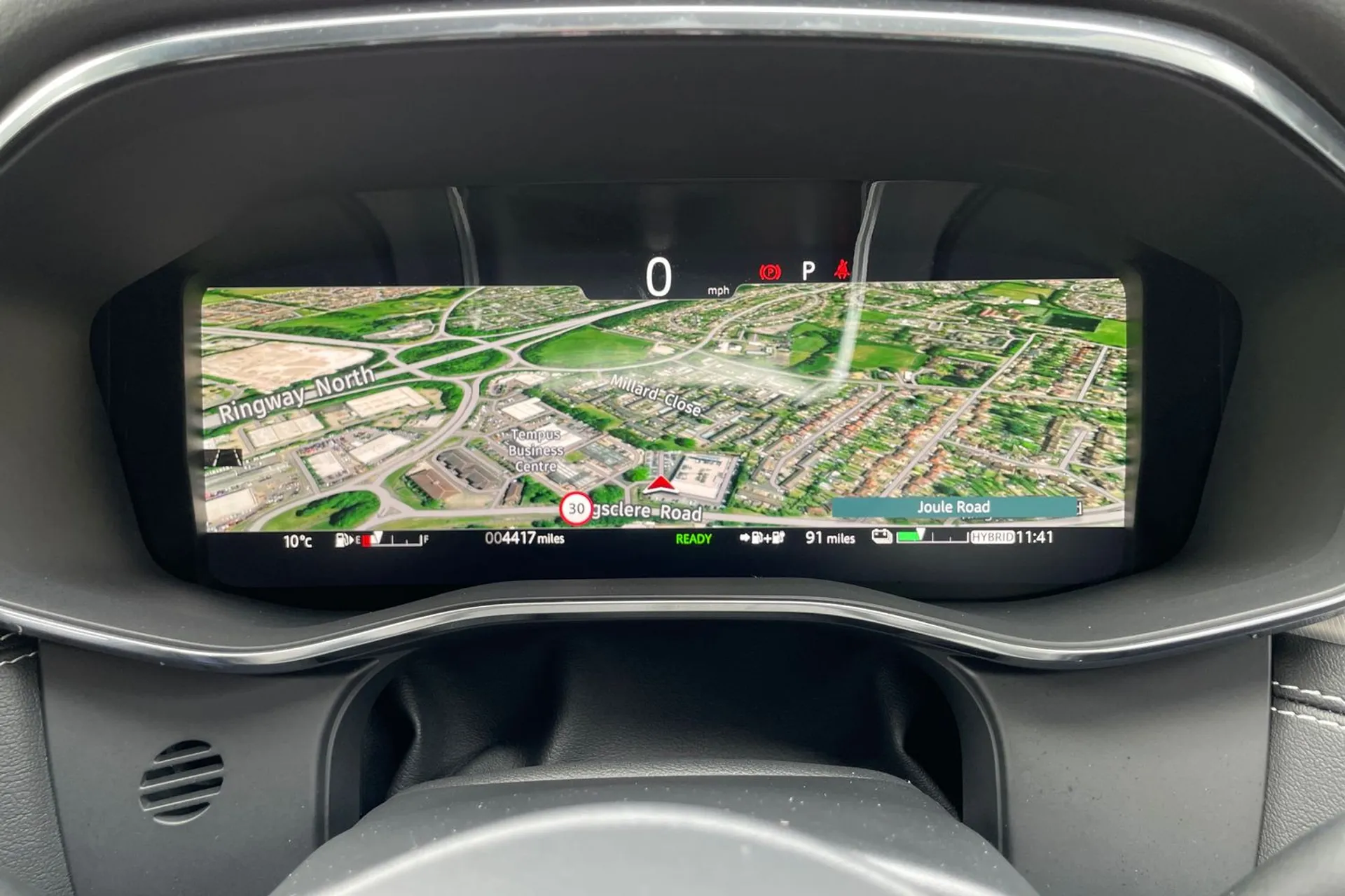 Jaguar F-PACE thumbnail image number 24