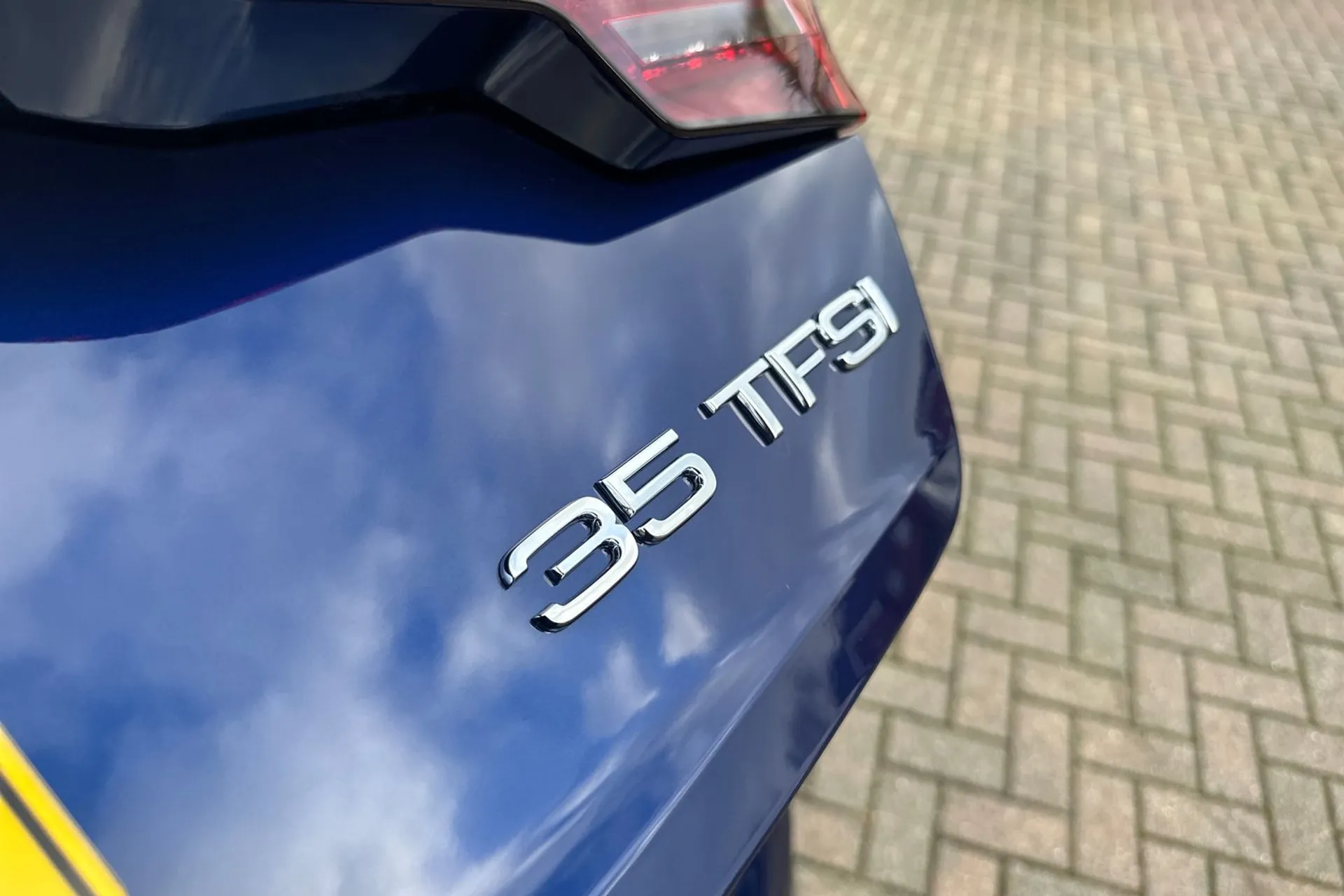 Audi A4 thumbnail image number 44
