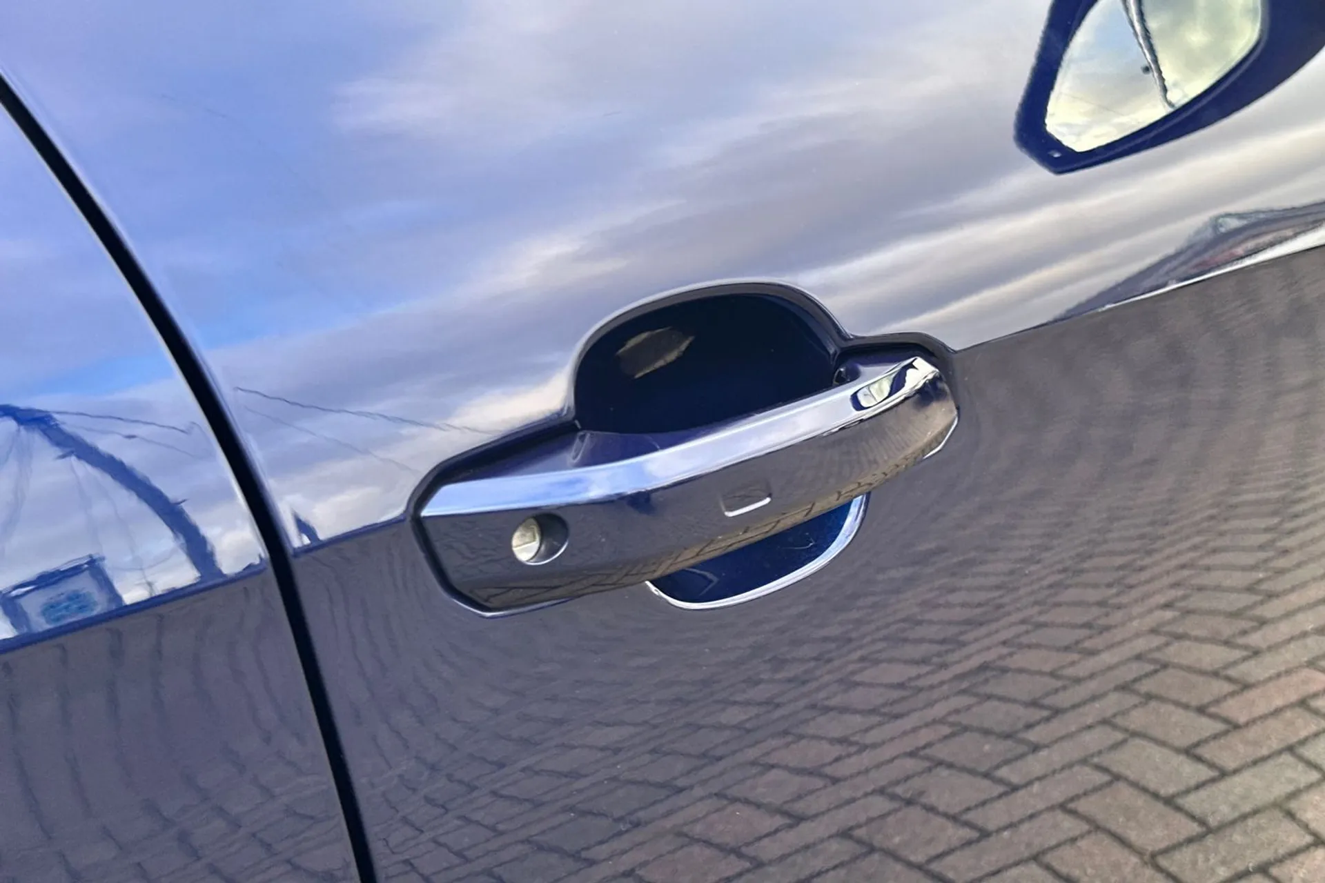 Audi A4 thumbnail image number 45