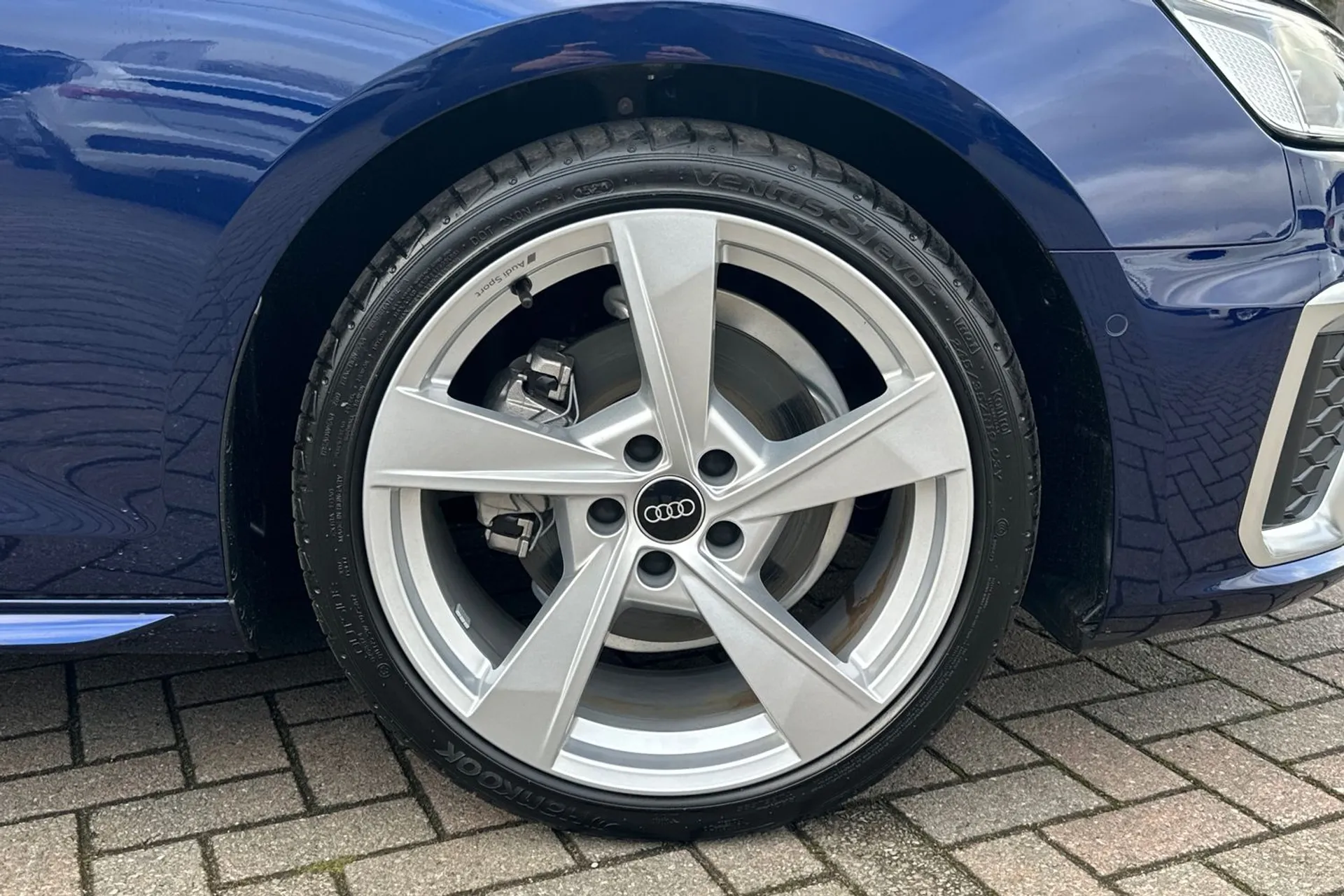 Audi A4 thumbnail image number 8