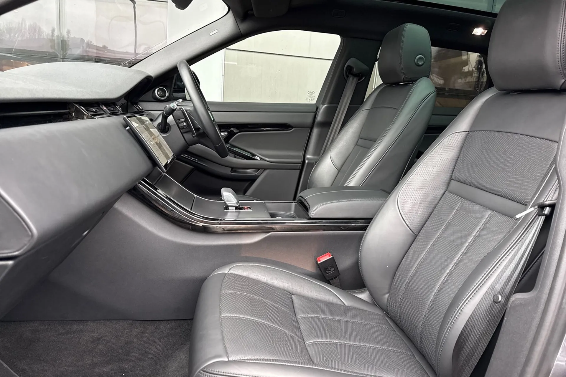 LAND ROVER RANGE ROVER EVOQUE thumbnail image number 36