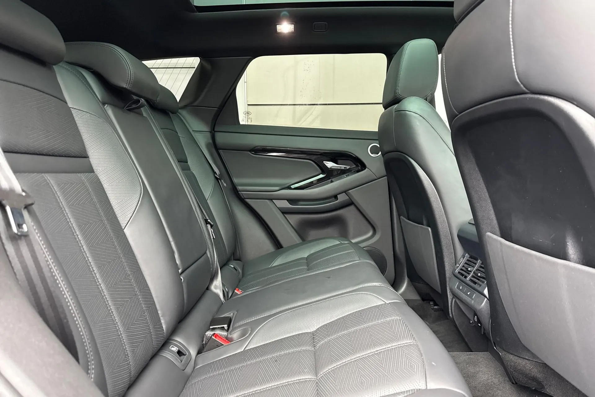 LAND ROVER RANGE ROVER EVOQUE thumbnail image number 19