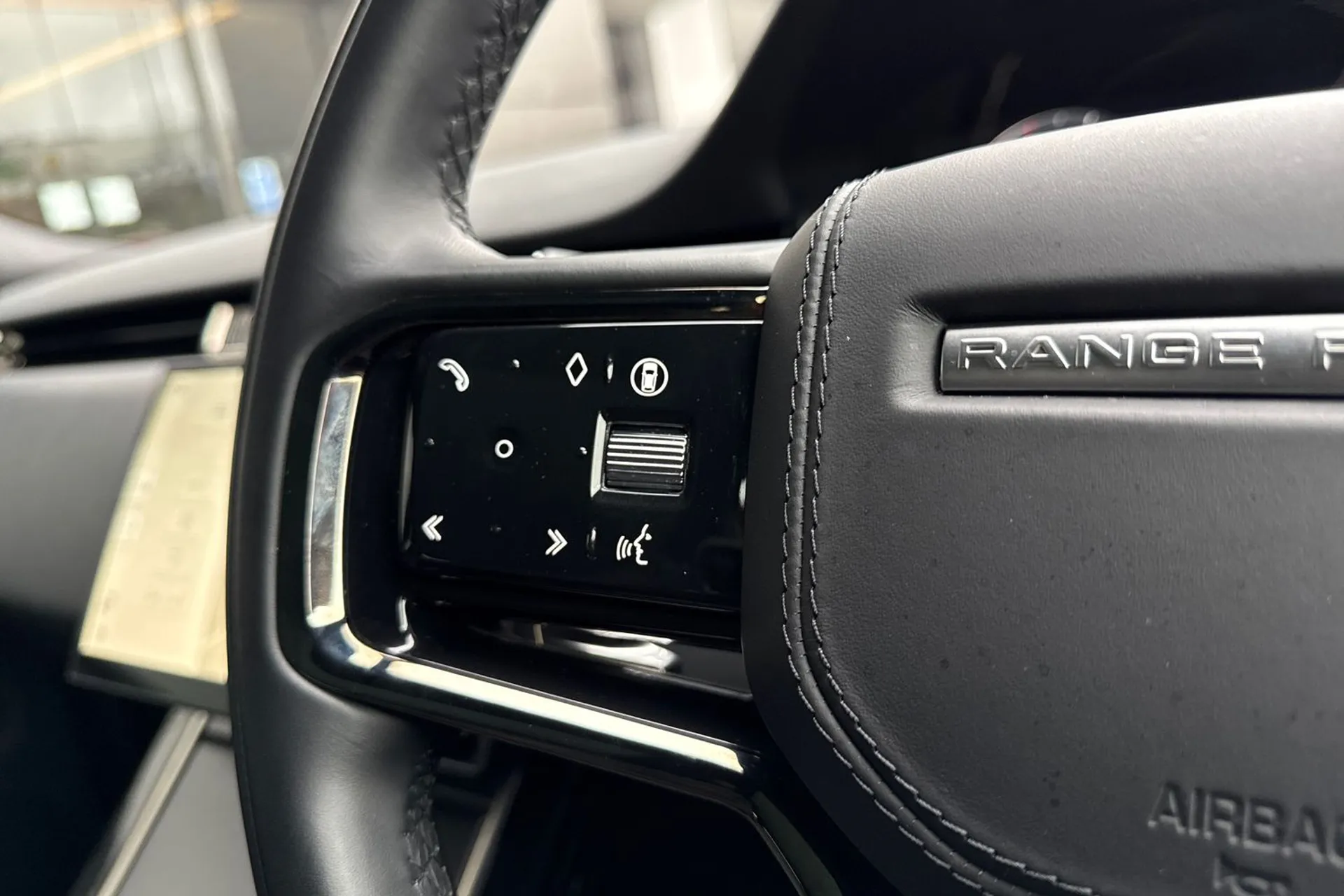 LAND ROVER RANGE ROVER EVOQUE thumbnail image number 44