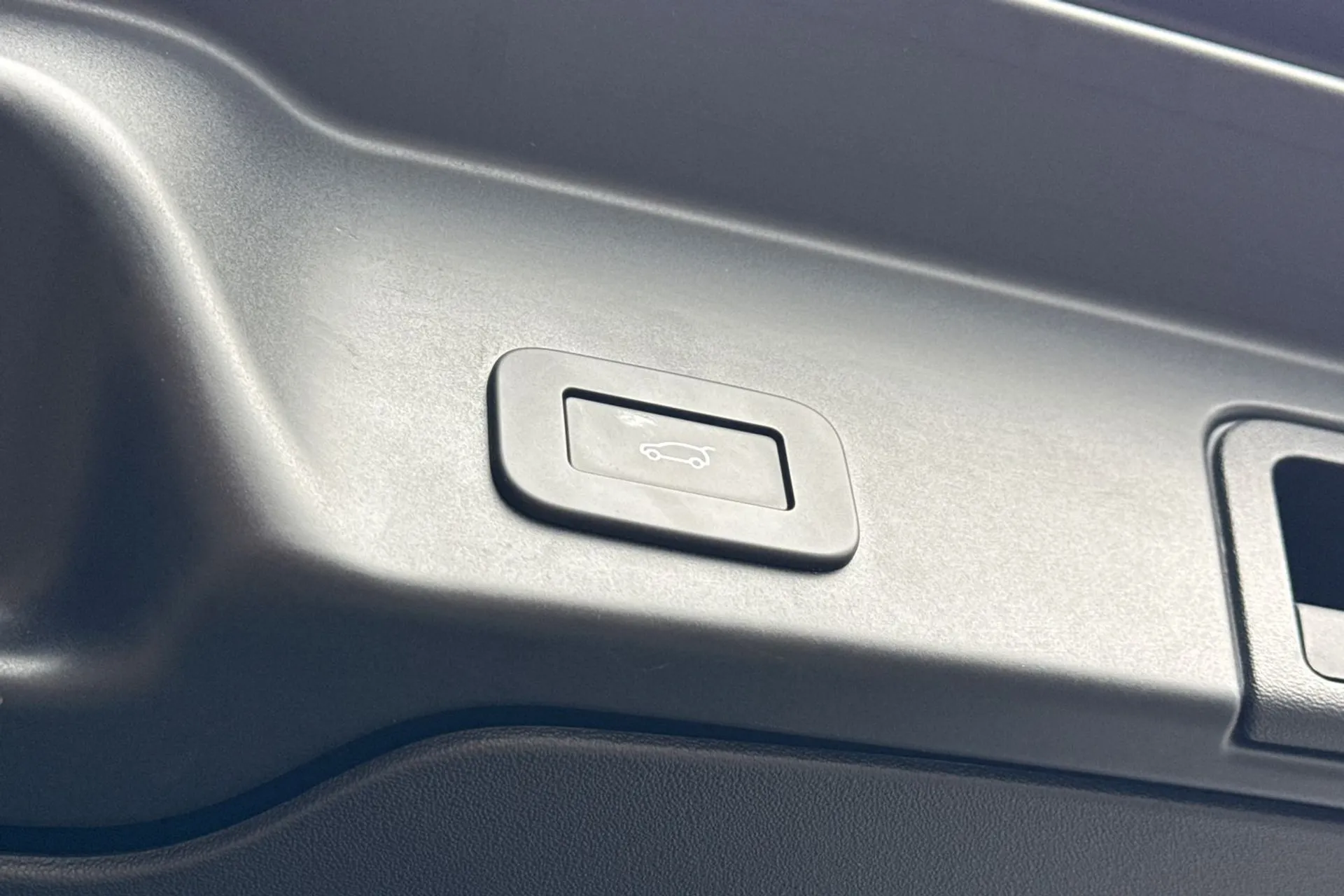 LAND ROVER RANGE ROVER EVOQUE thumbnail image number 31