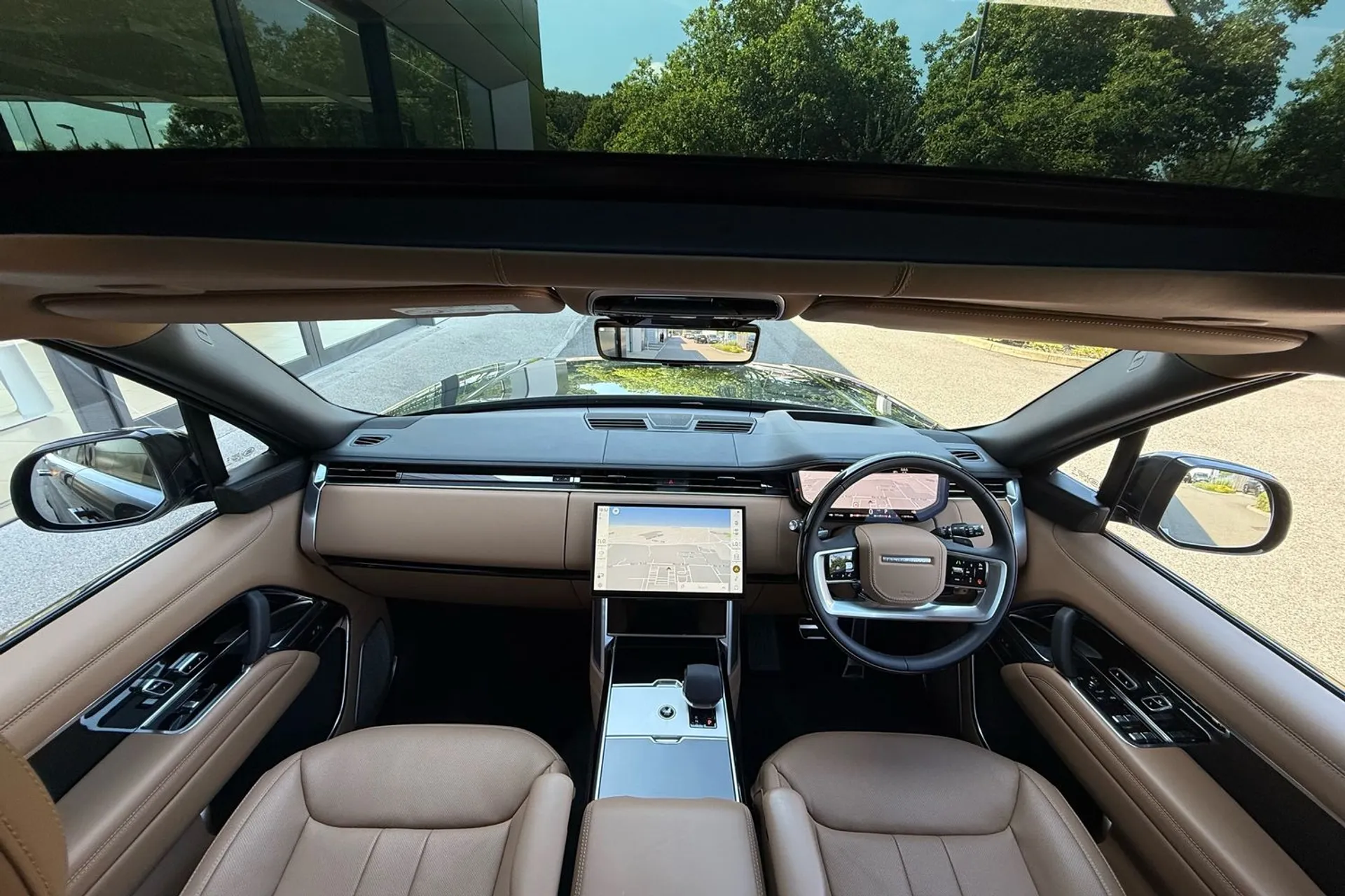 LAND ROVER RANGE ROVER thumbnail image number 3