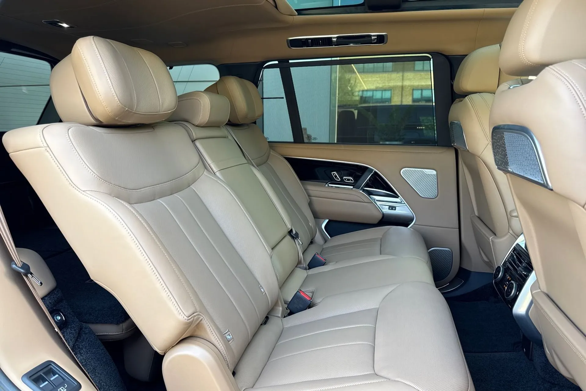 LAND ROVER RANGE ROVER thumbnail image number 47