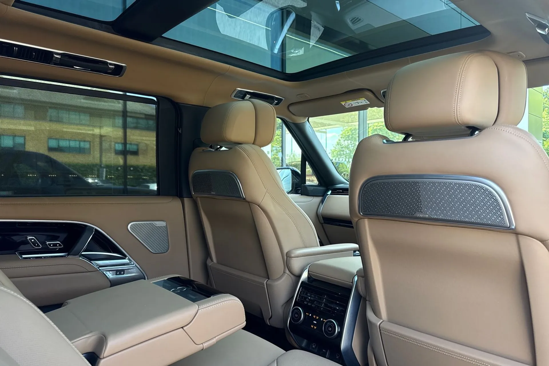 LAND ROVER RANGE ROVER thumbnail image number 50