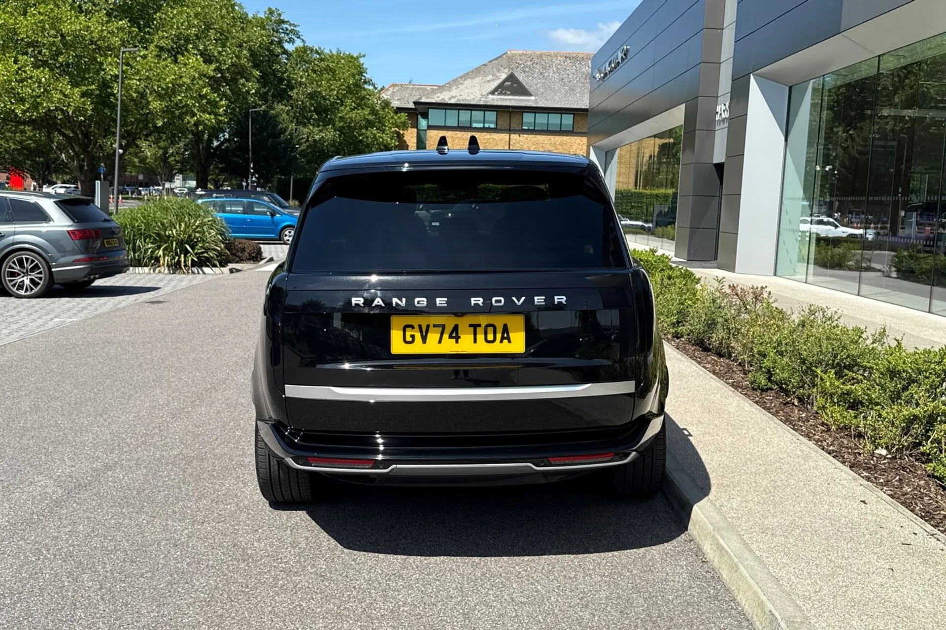 LAND ROVER RANGE ROVER thumbnail image number 14