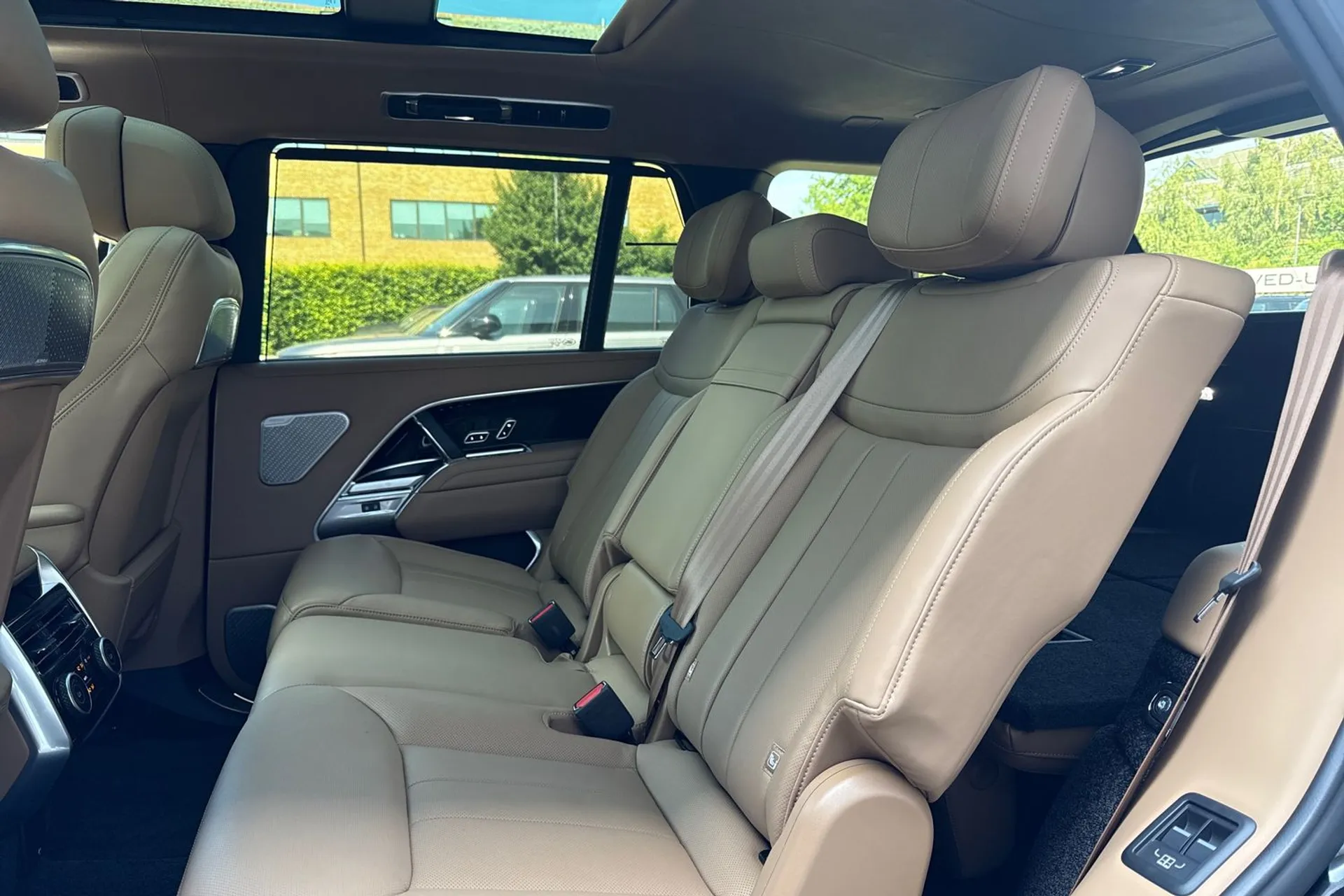 LAND ROVER RANGE ROVER thumbnail image number 60