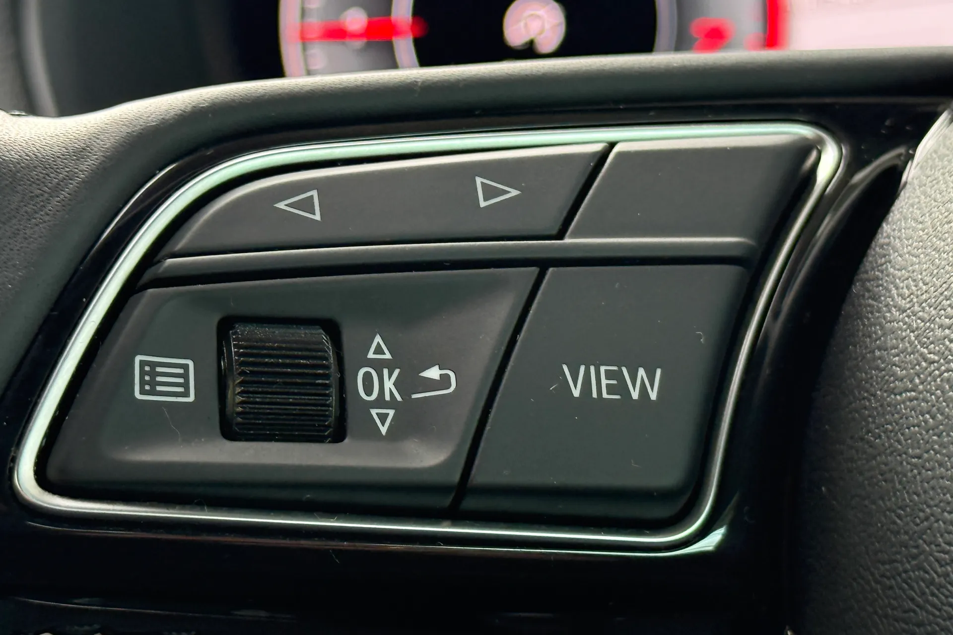 Audi Q2 thumbnail image number 14