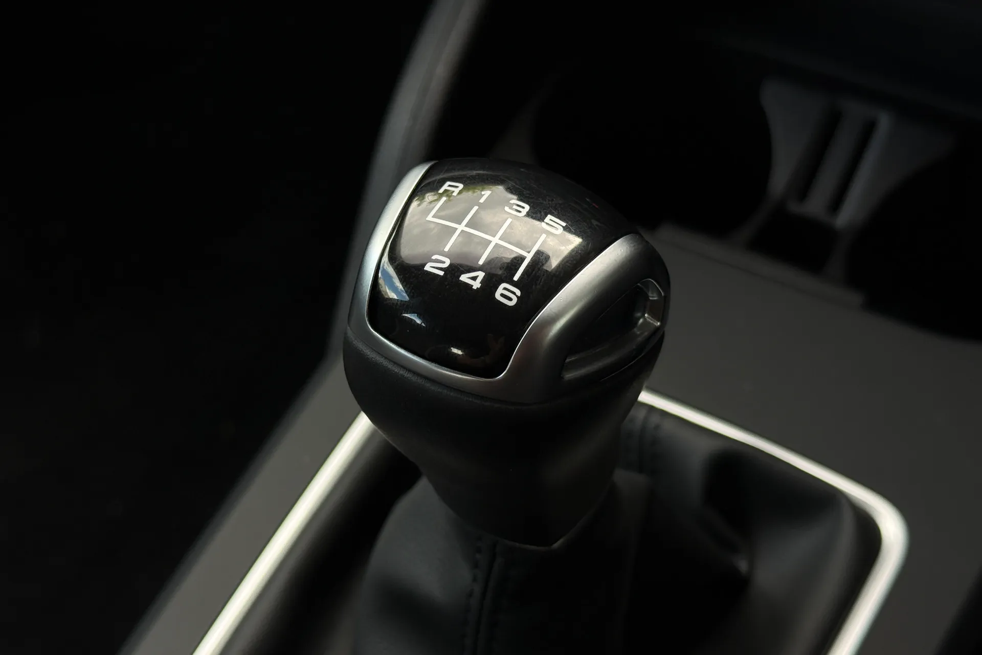 Audi Q2 thumbnail image number 30