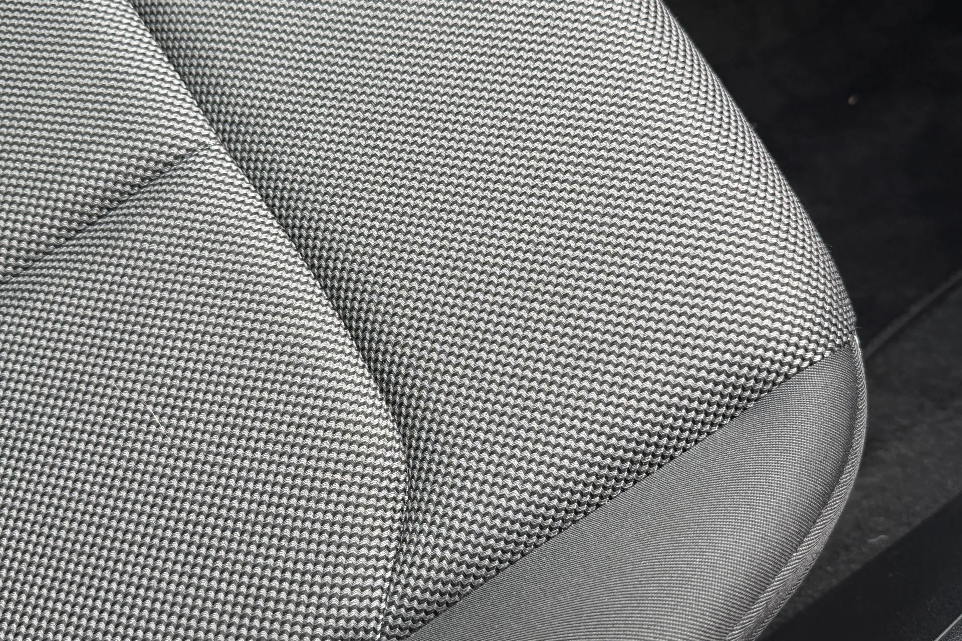 Audi Q2 thumbnail image number 31