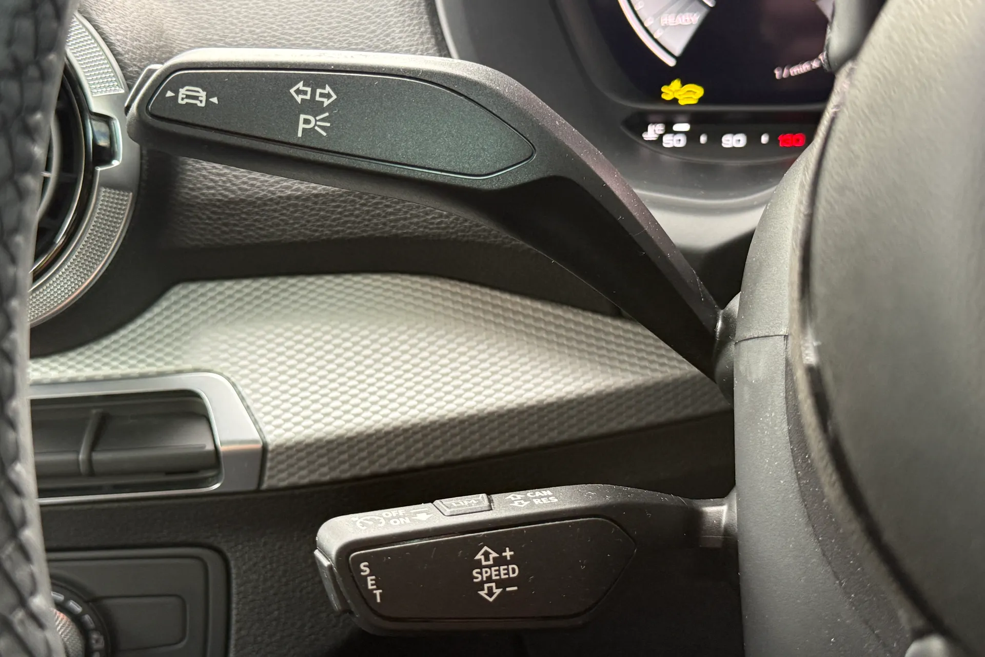 Audi Q2 thumbnail image number 15