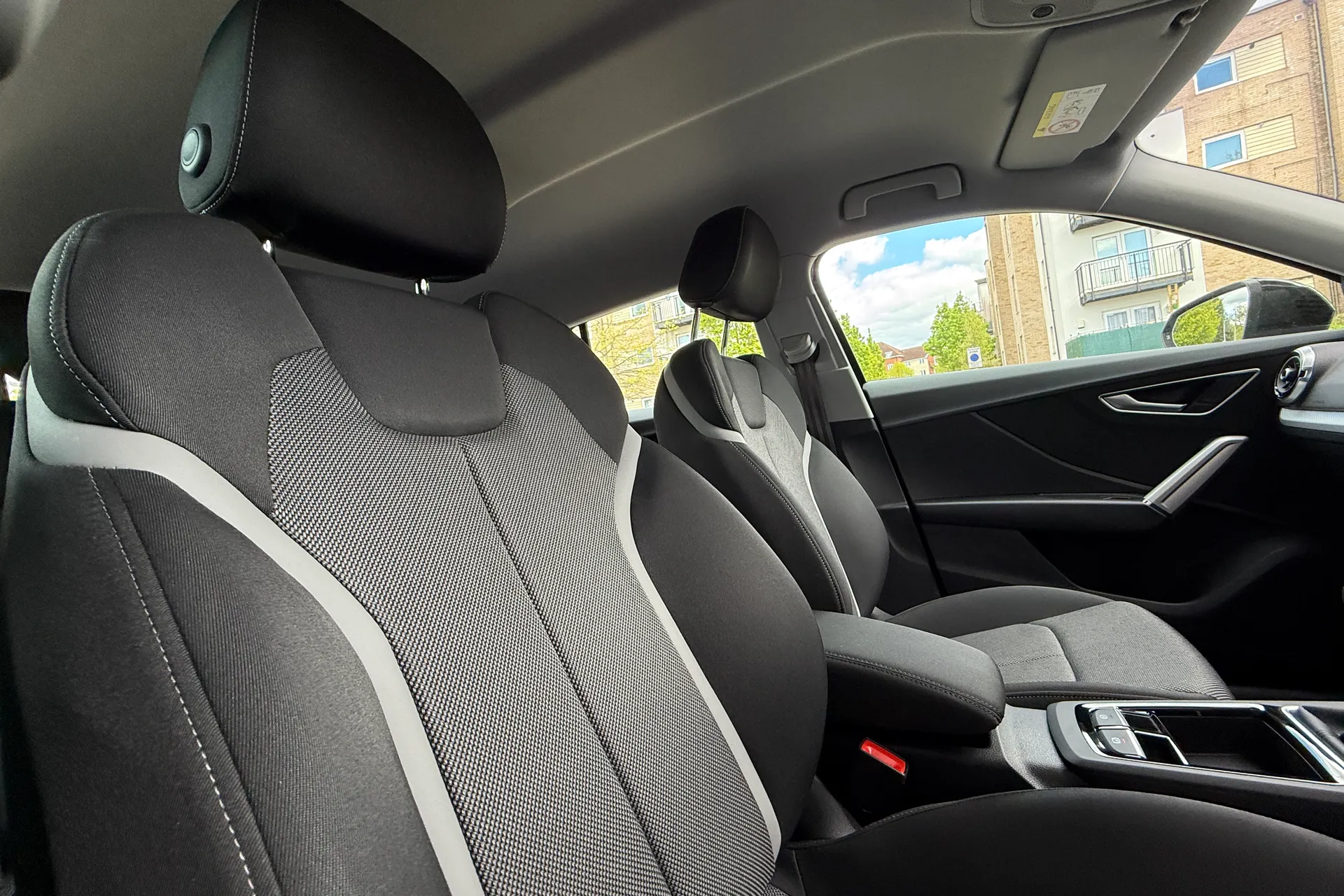 Audi Q2 thumbnail image number 36