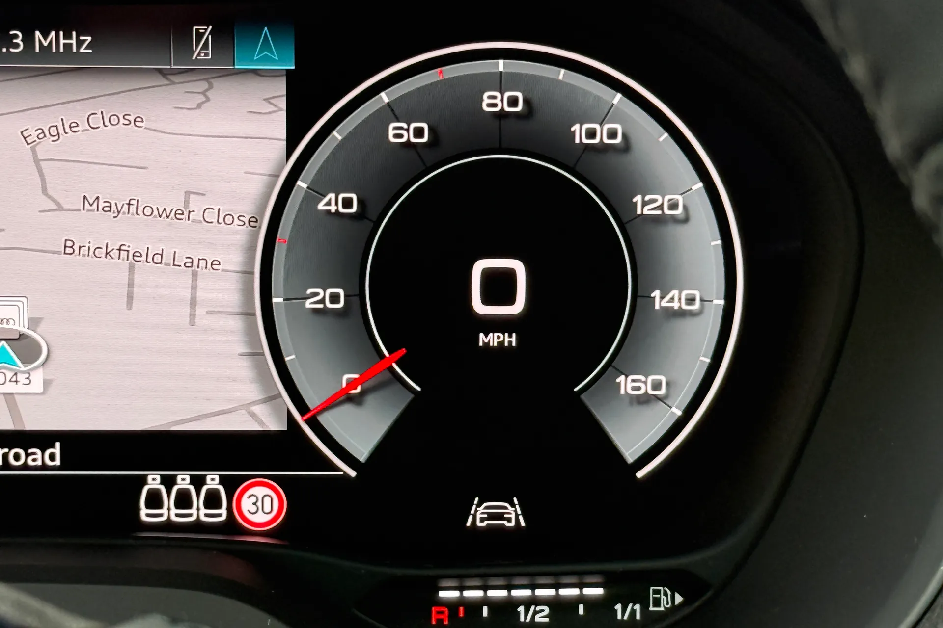 Audi Q2 thumbnail image number 12