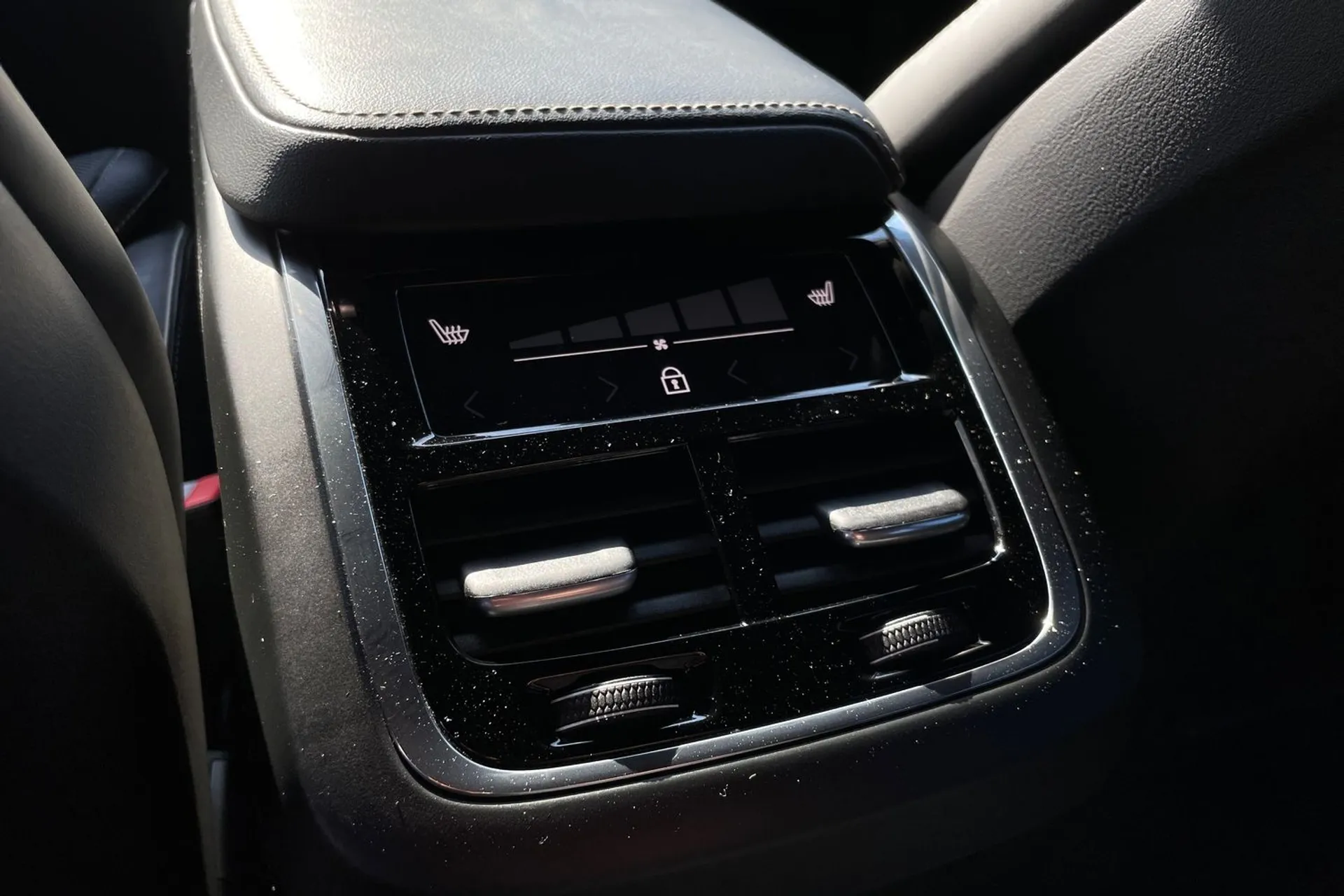 Volvo XC60 thumbnail image number 31