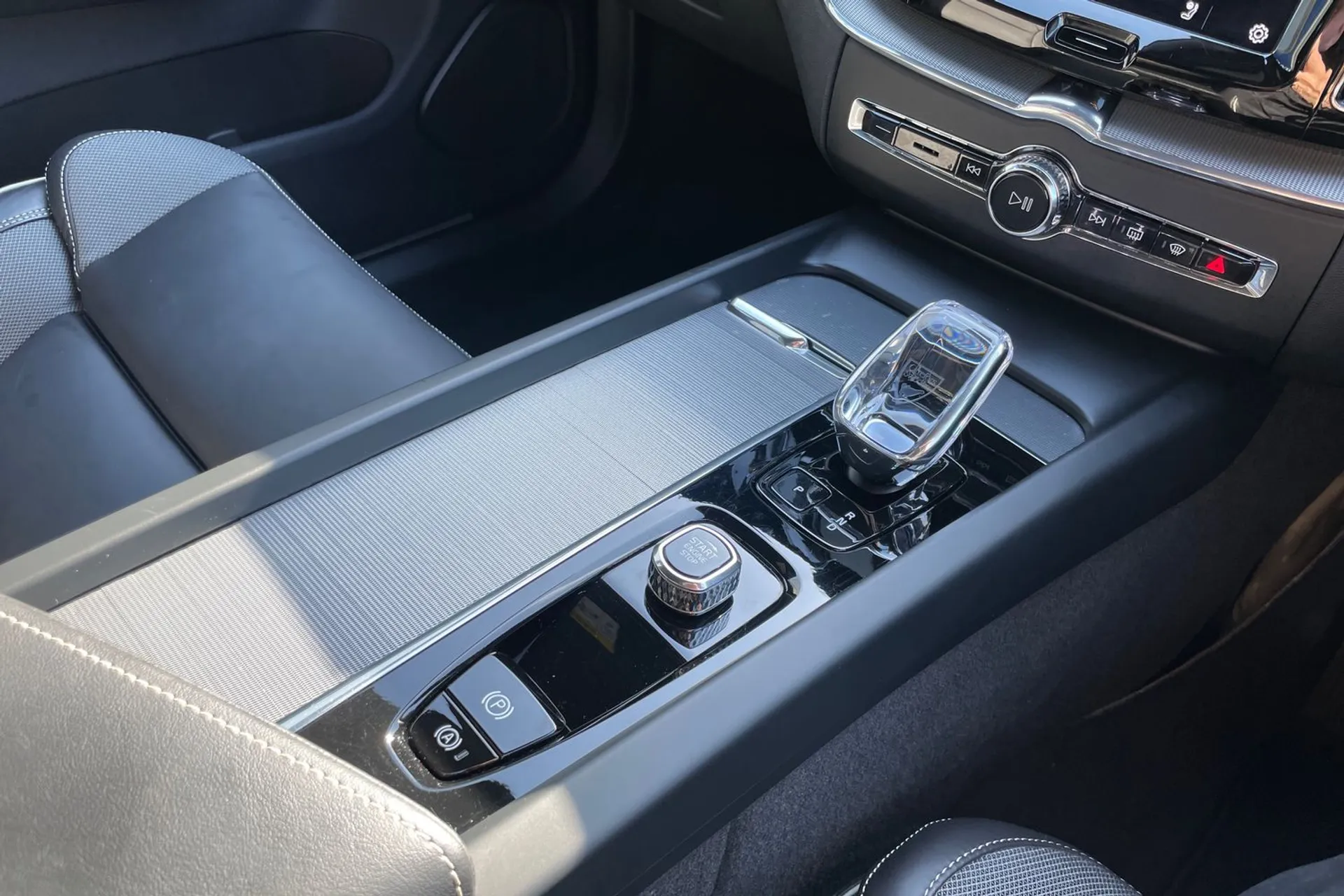 Volvo XC60 thumbnail image number 45