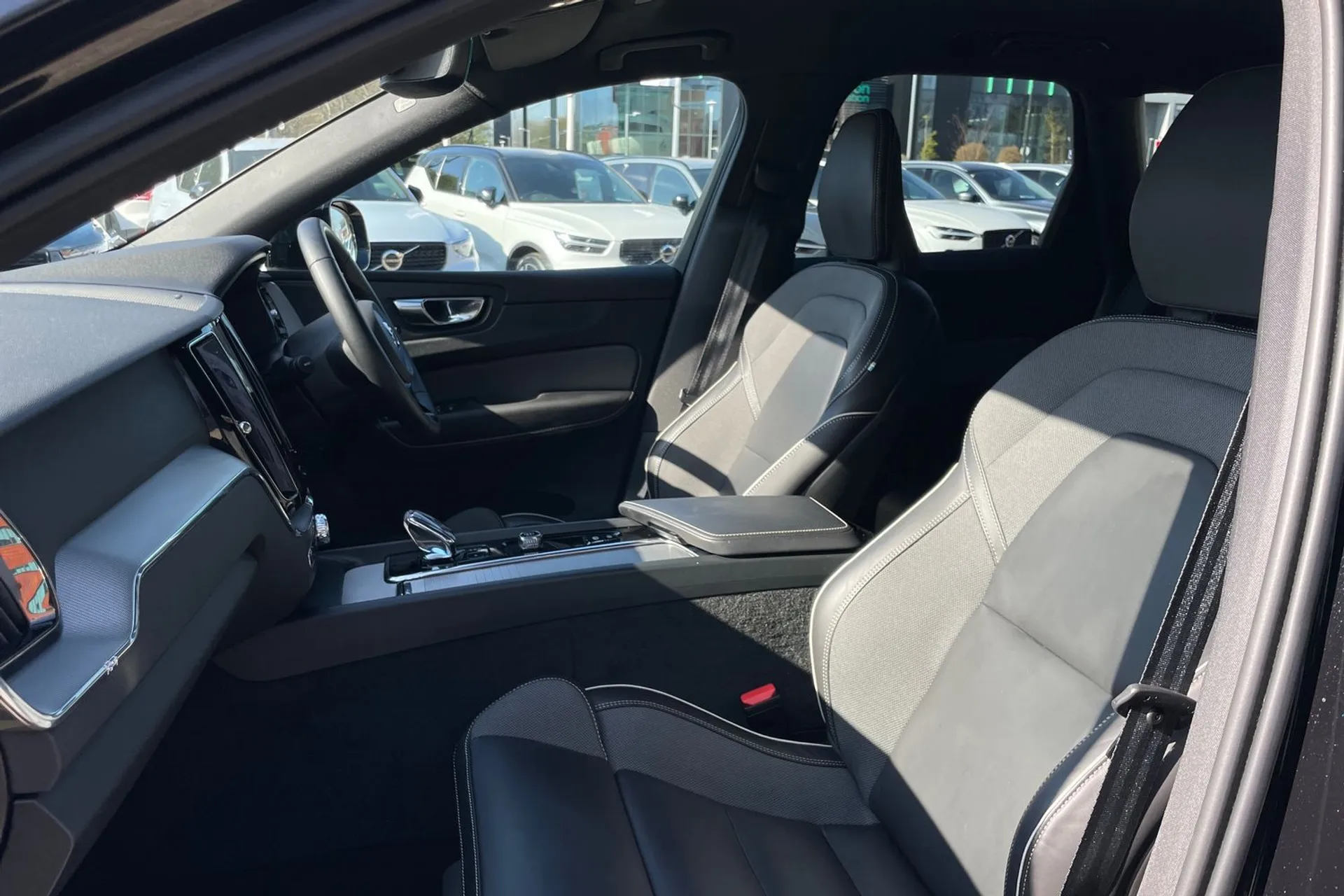 Volvo XC60 thumbnail image number 27