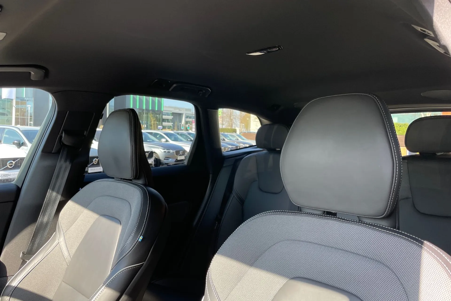 Volvo XC60 thumbnail image number 28