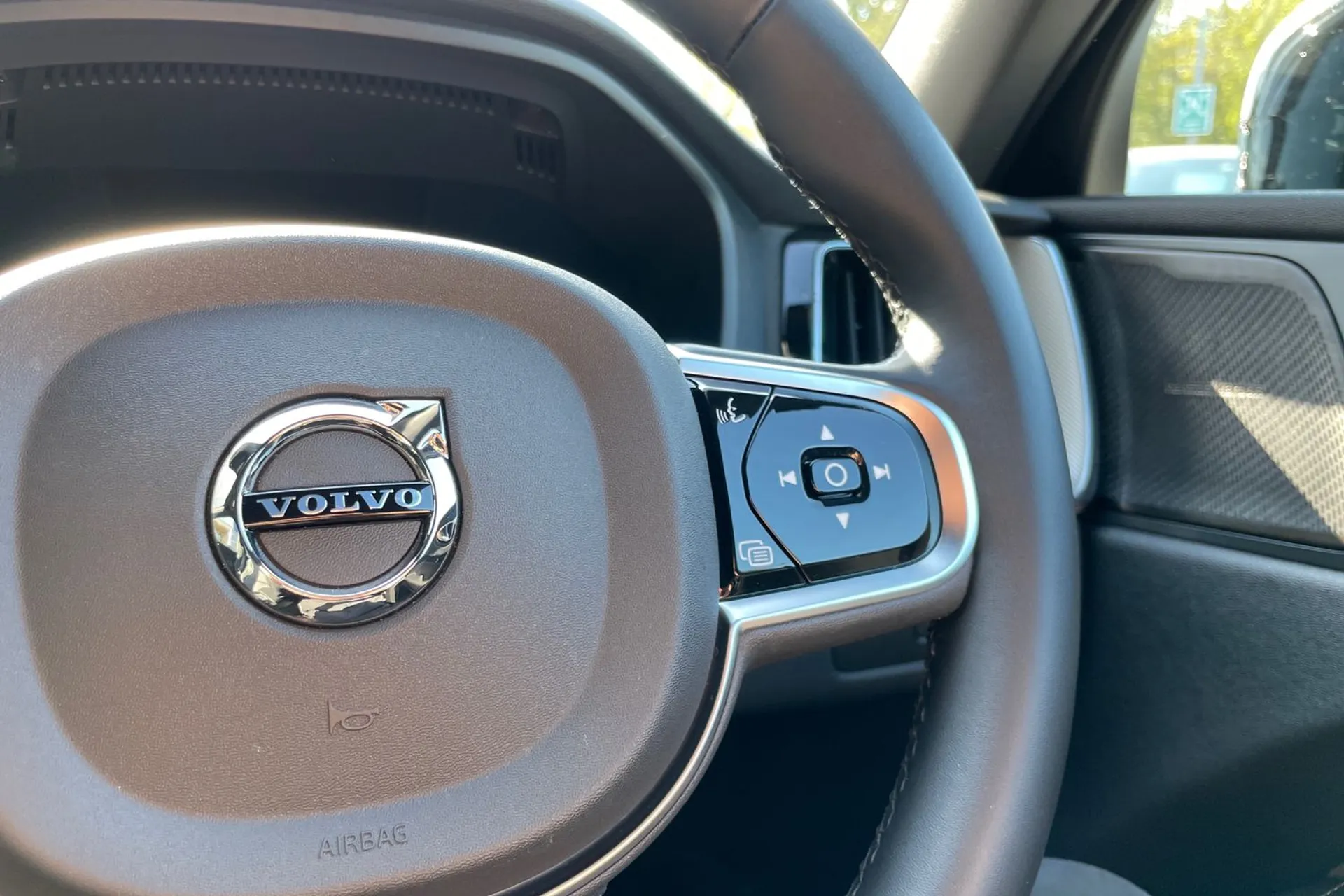 Volvo XC60 thumbnail image number 37
