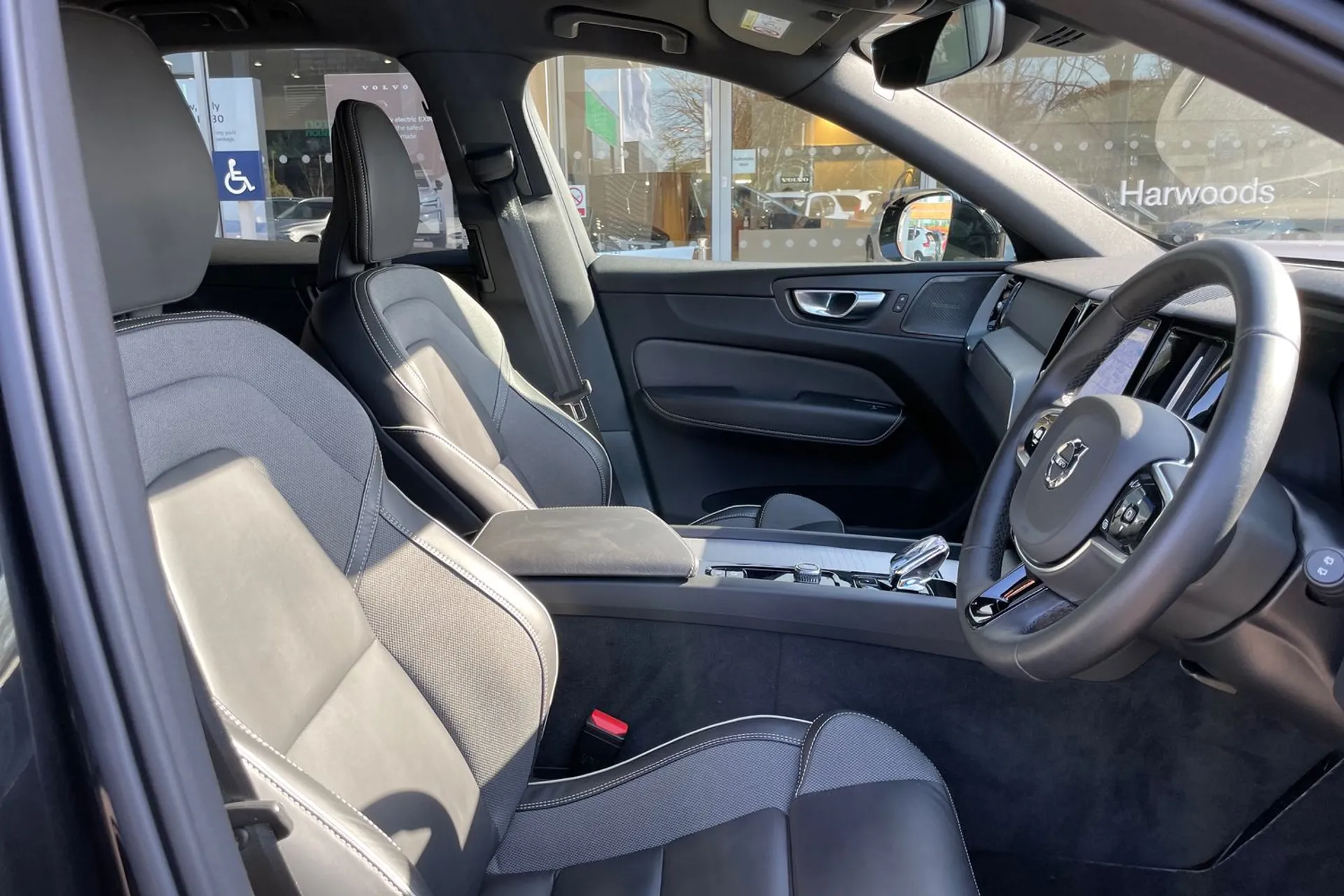 Volvo XC60 thumbnail image number 25