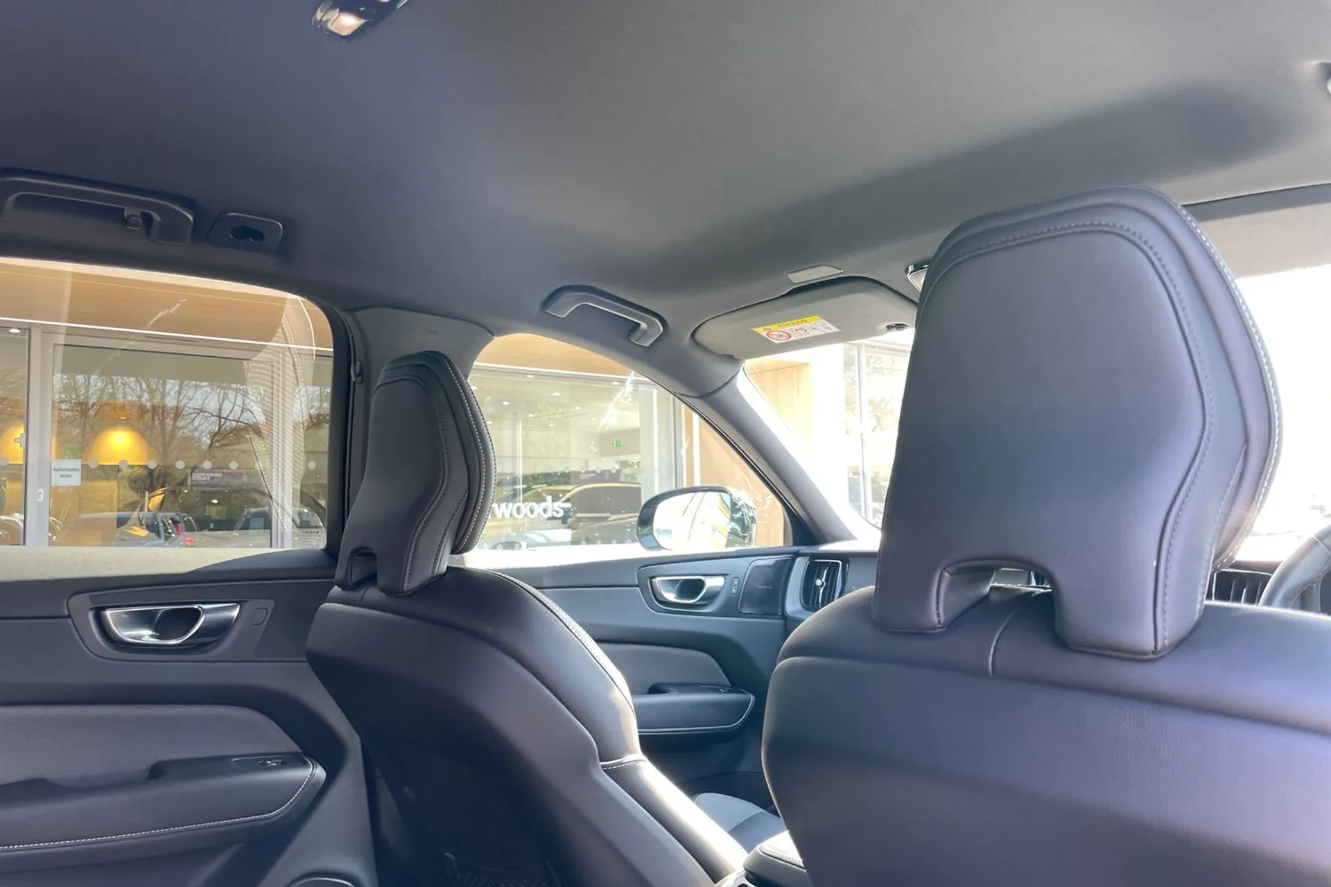 Volvo XC60 thumbnail image number 23