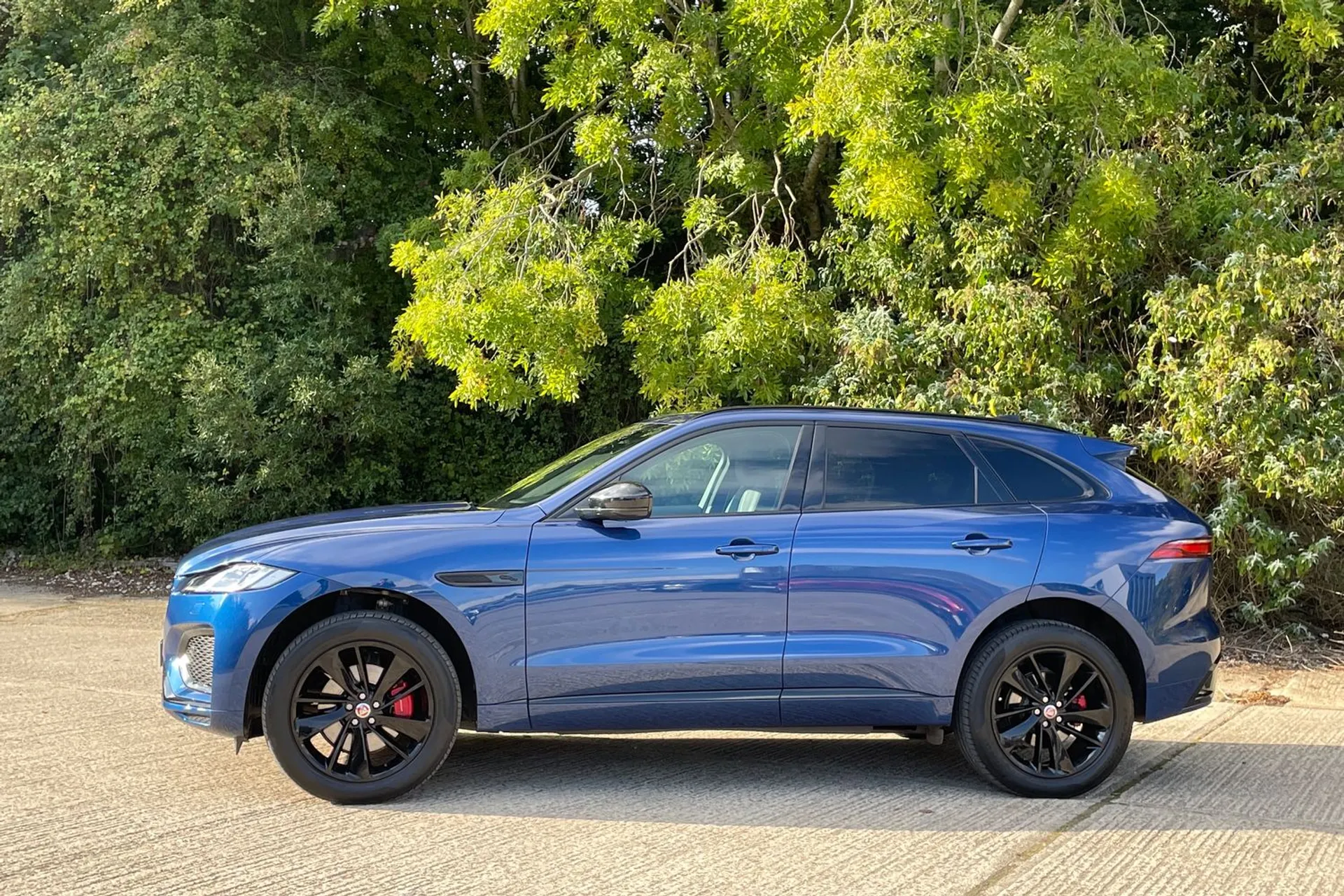 Jaguar F-PACE thumbnail image number 8