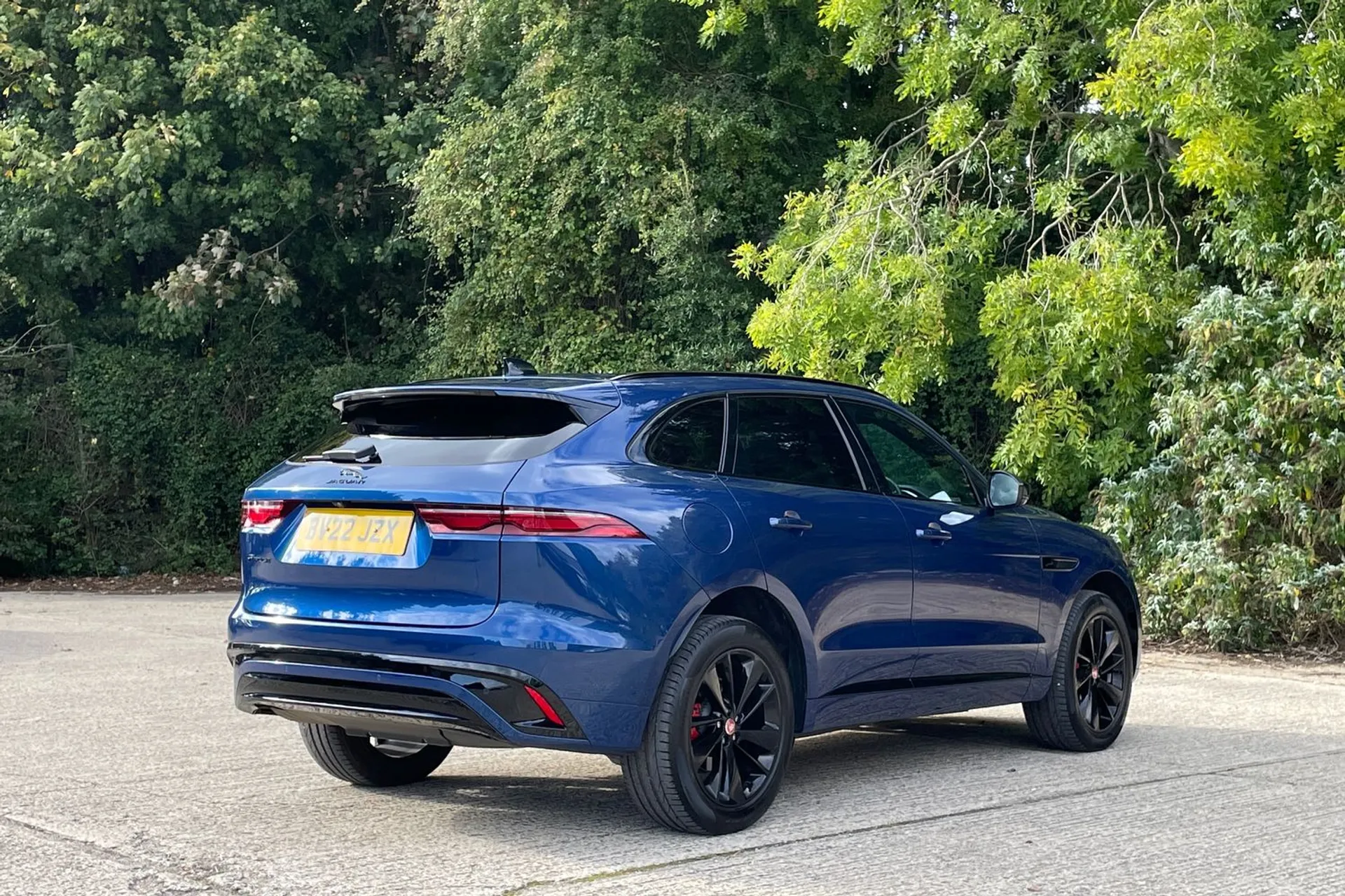 Jaguar F-PACE thumbnail image number 5