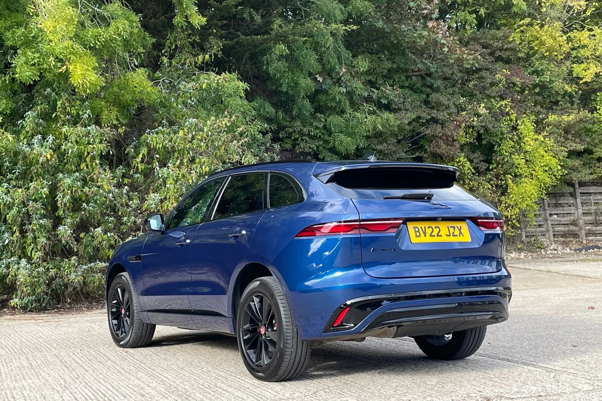 Jaguar F-PACE thumbnail image number 7