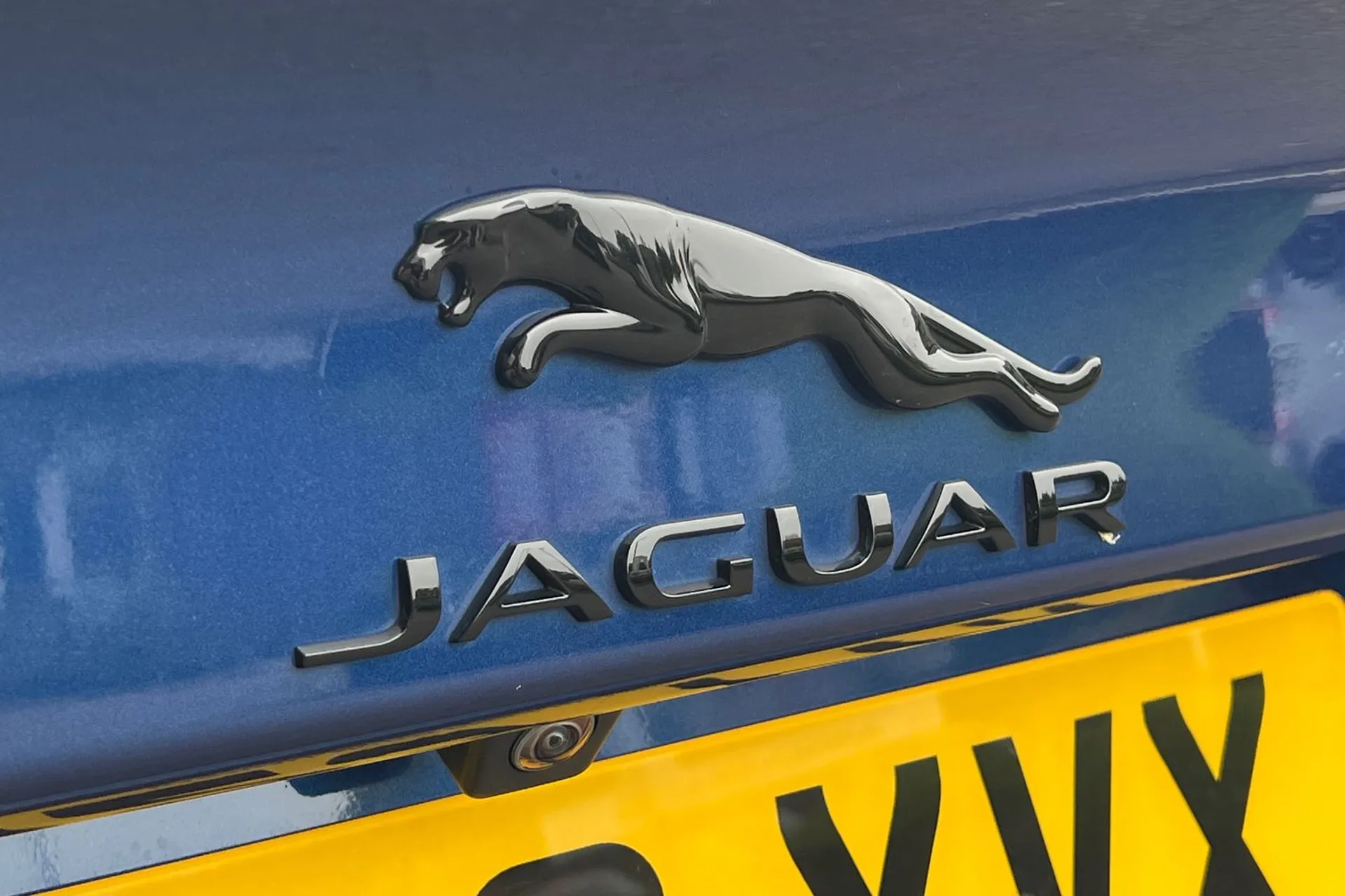 Jaguar XE thumbnail image number 21