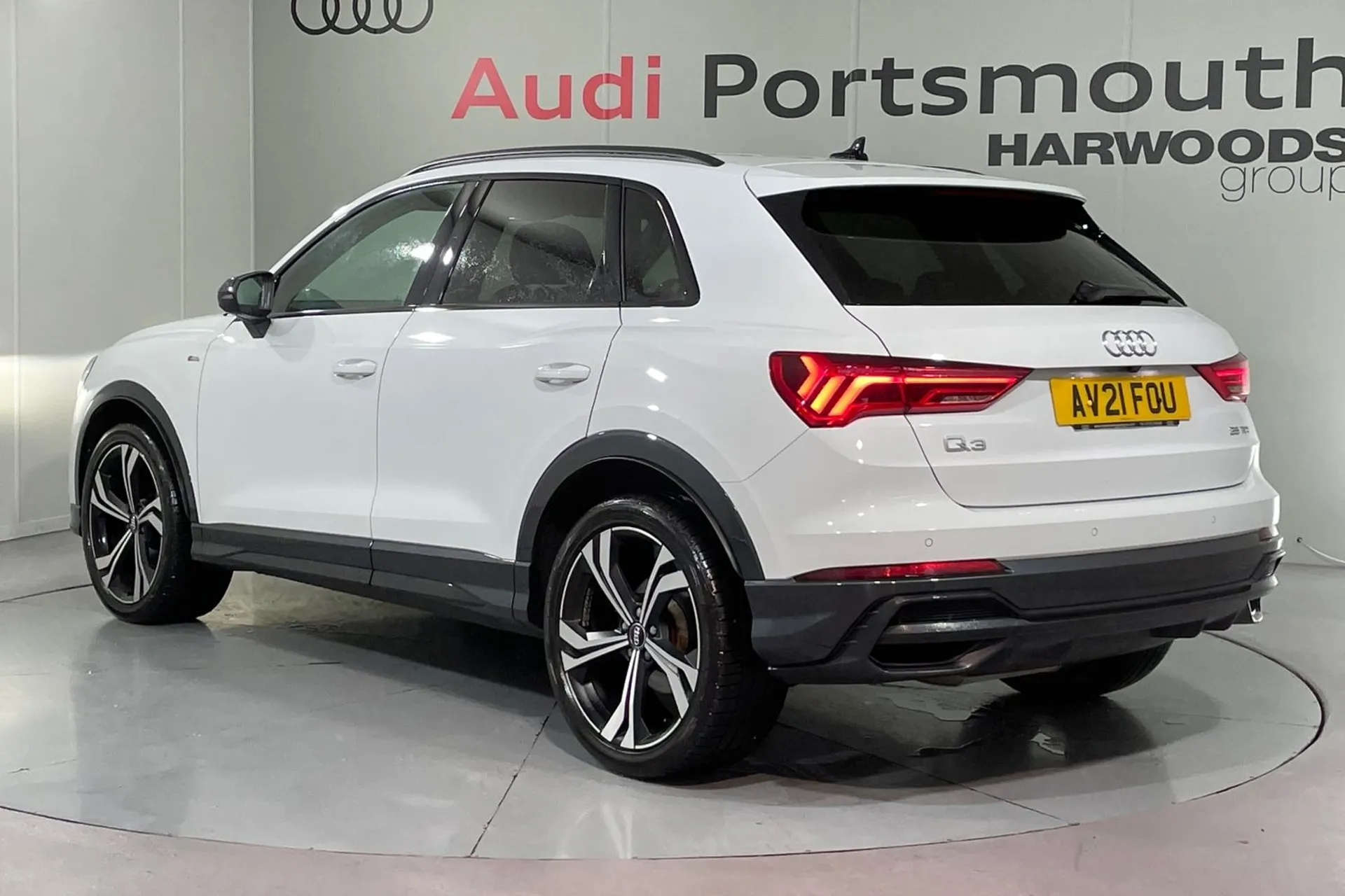 Audi Q3 thumbnail image number 6