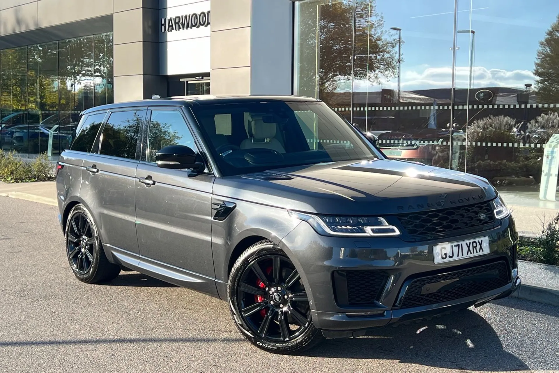 LAND ROVER RANGE ROVER SPORT focused image