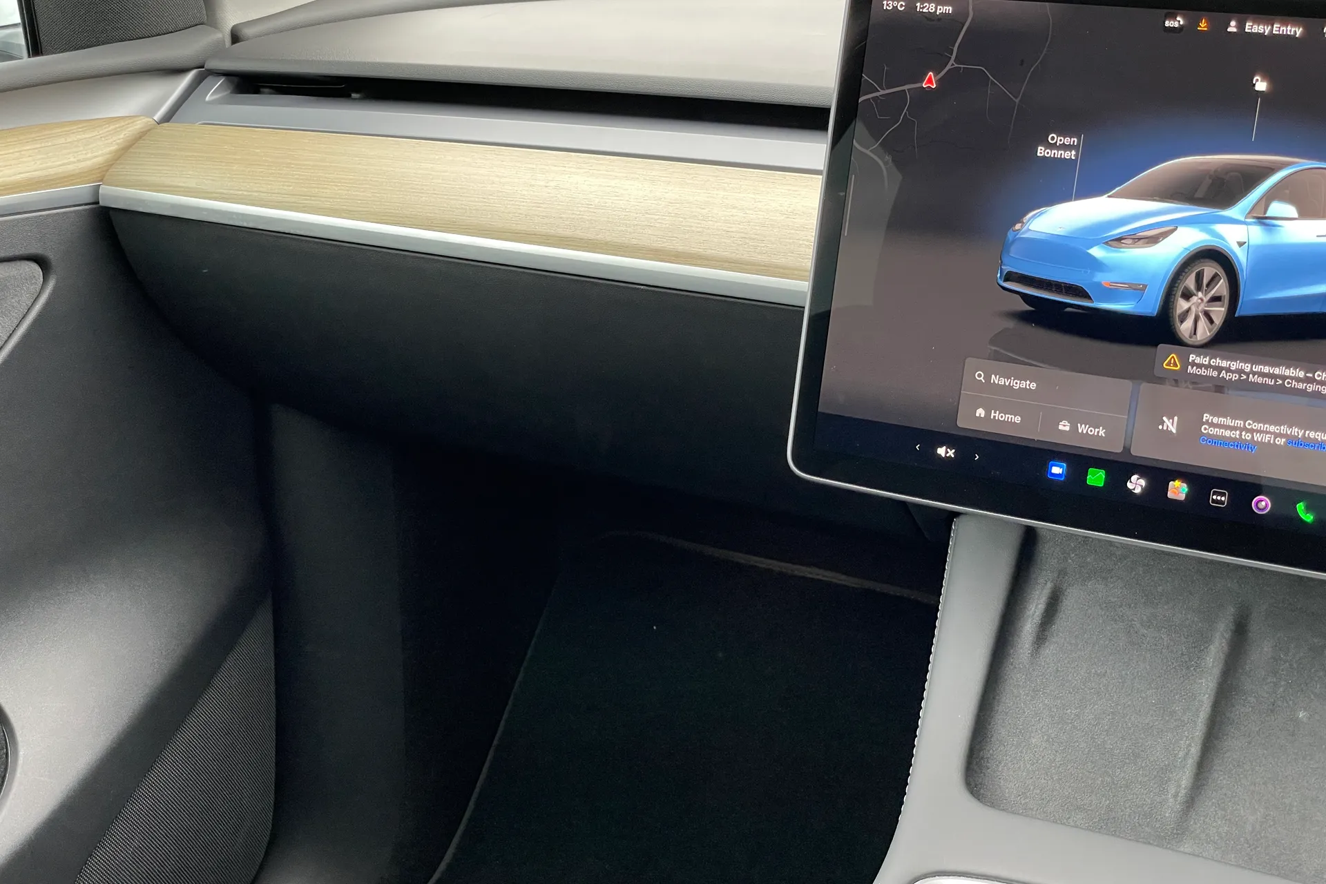 TESLA MODEL Y thumbnail image number 32