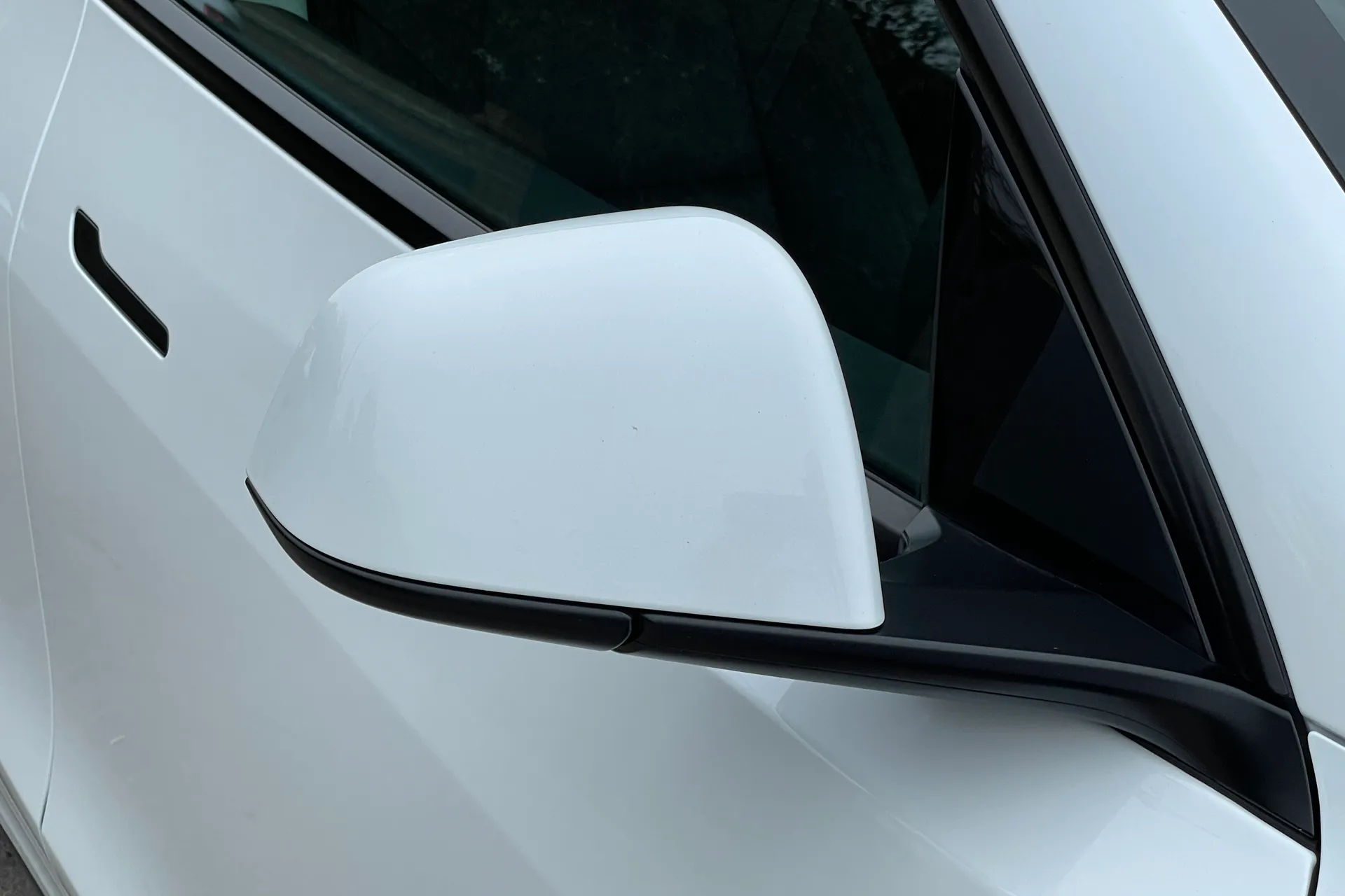 TESLA MODEL Y thumbnail image number 45