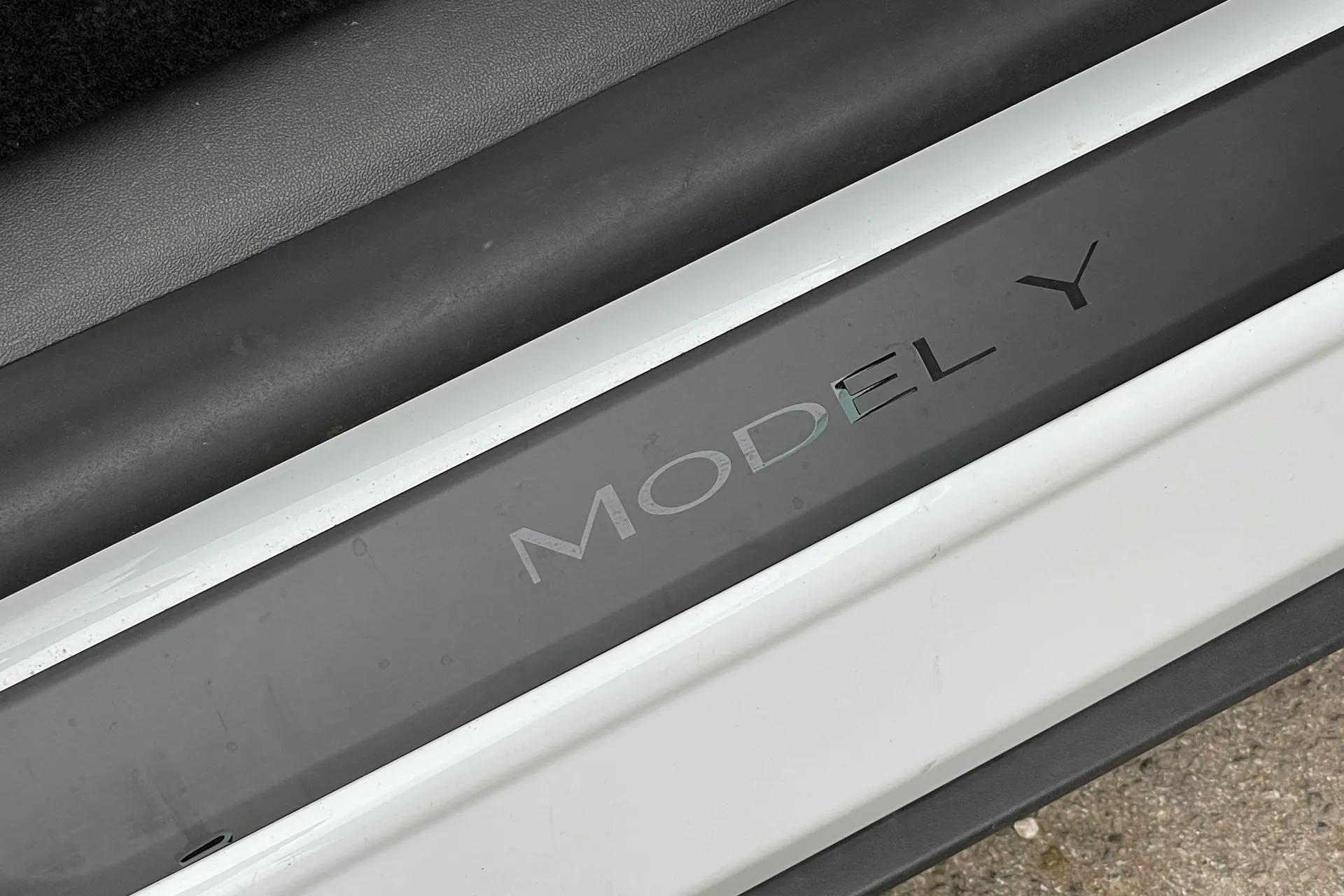 TESLA MODEL Y thumbnail image number 20