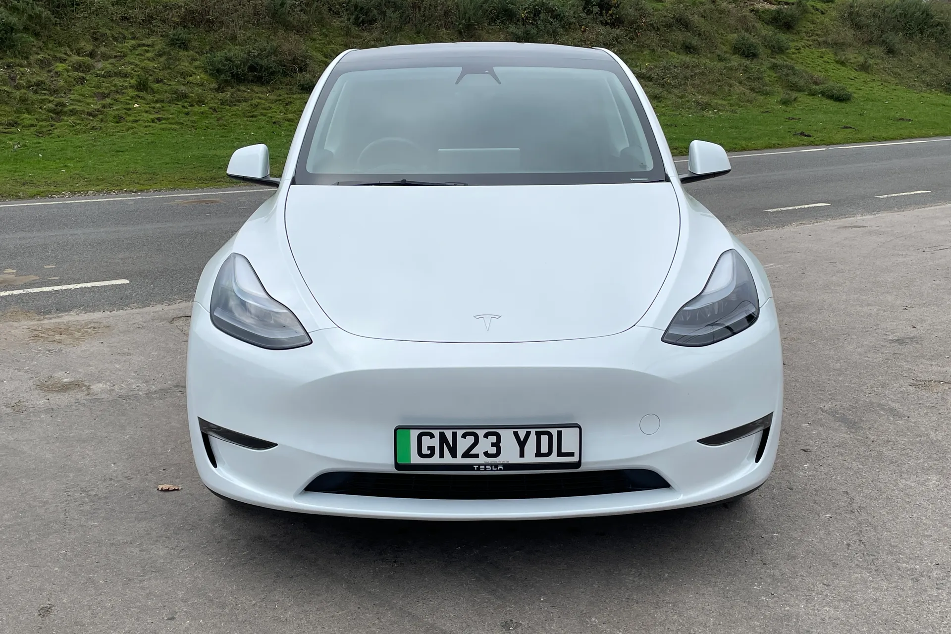 TESLA MODEL Y thumbnail image number 8