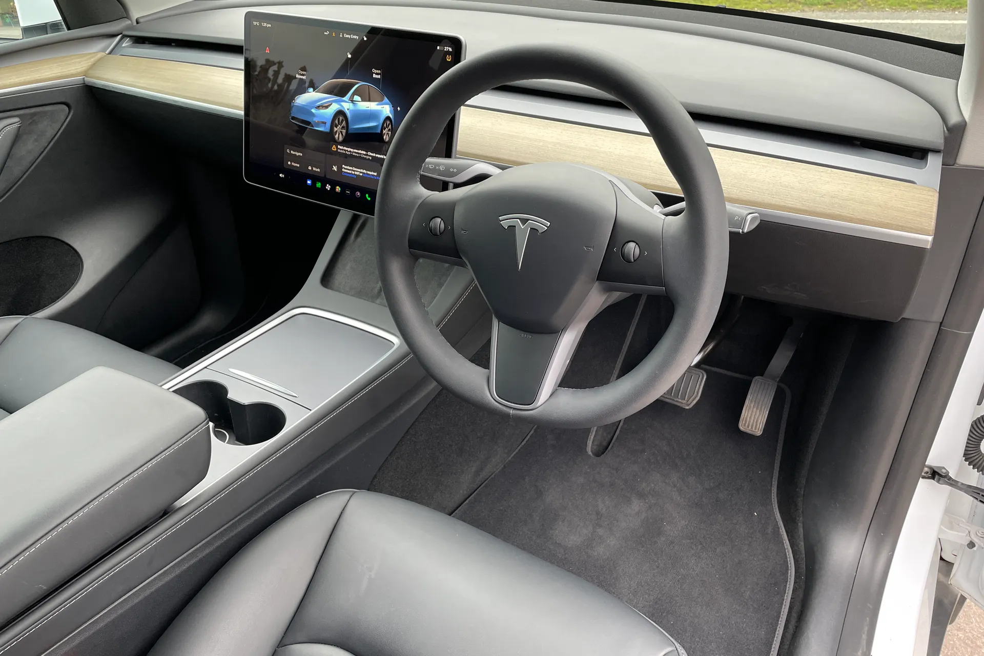 TESLA MODEL Y thumbnail image number 19