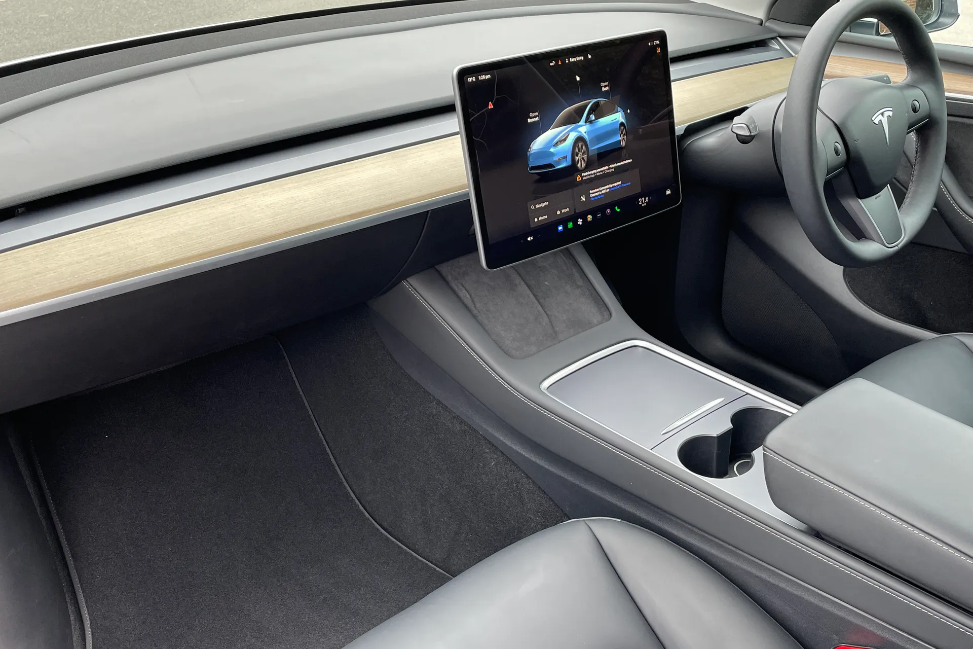 TESLA MODEL Y thumbnail image number 21