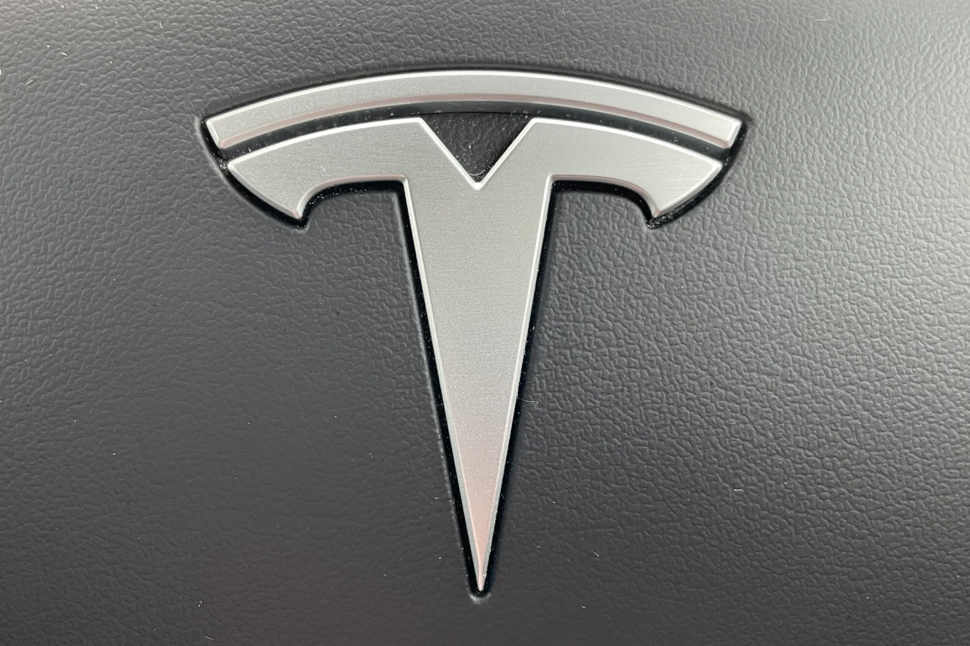 TESLA MODEL Y thumbnail image number 42