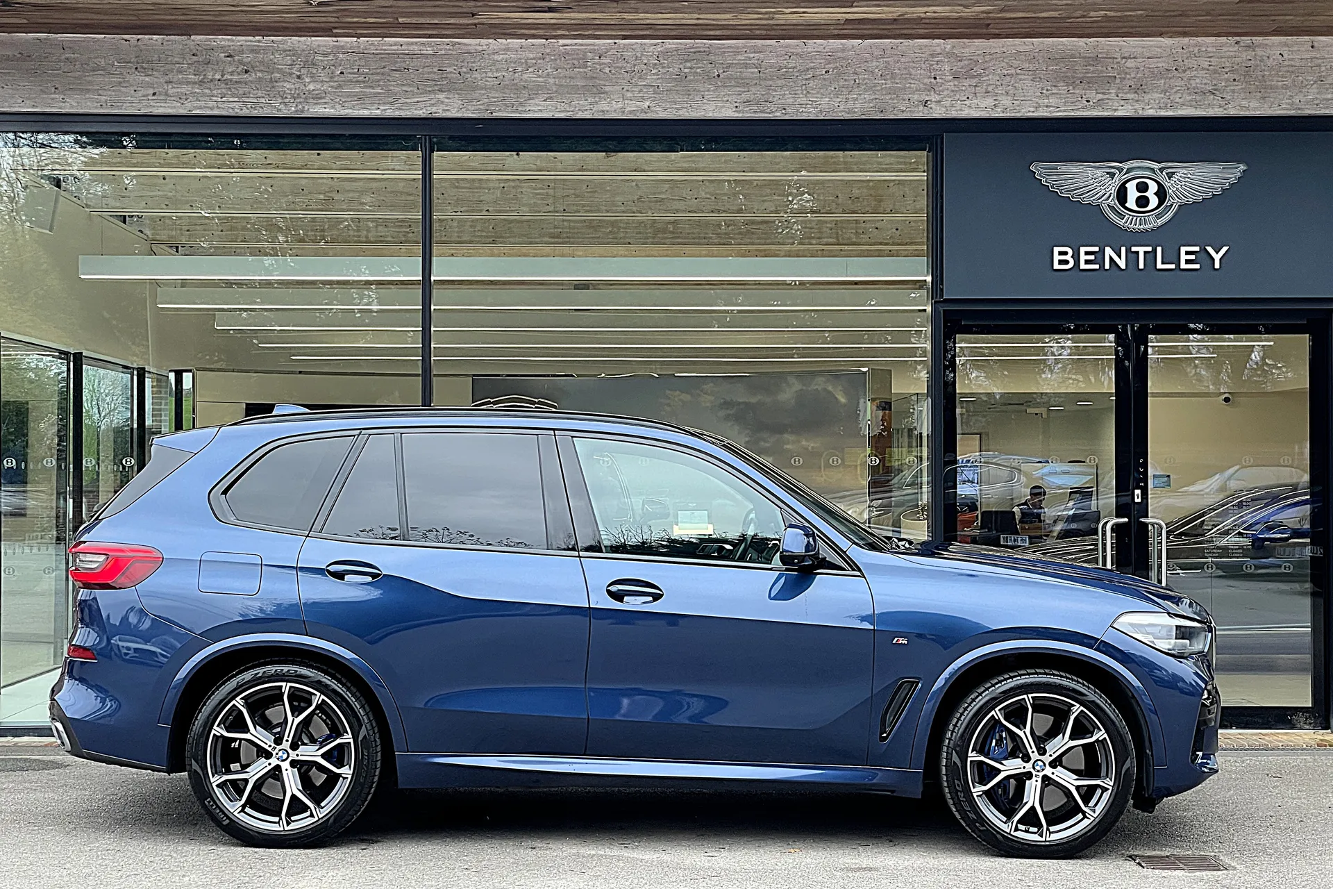 BMW X5 thumbnail image number 2