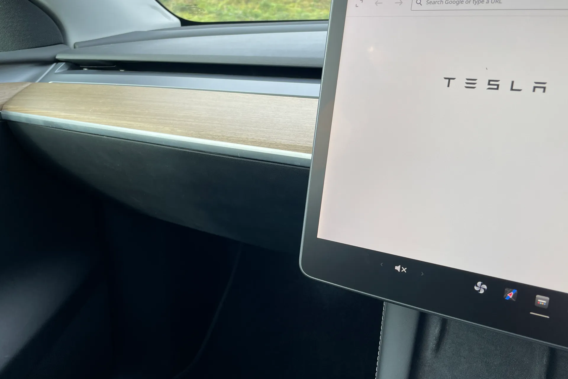 TESLA MODEL Y thumbnail image number 41