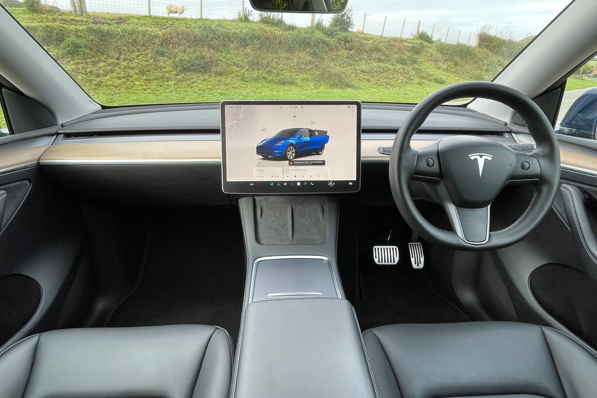 TESLA MODEL Y thumbnail image number 30