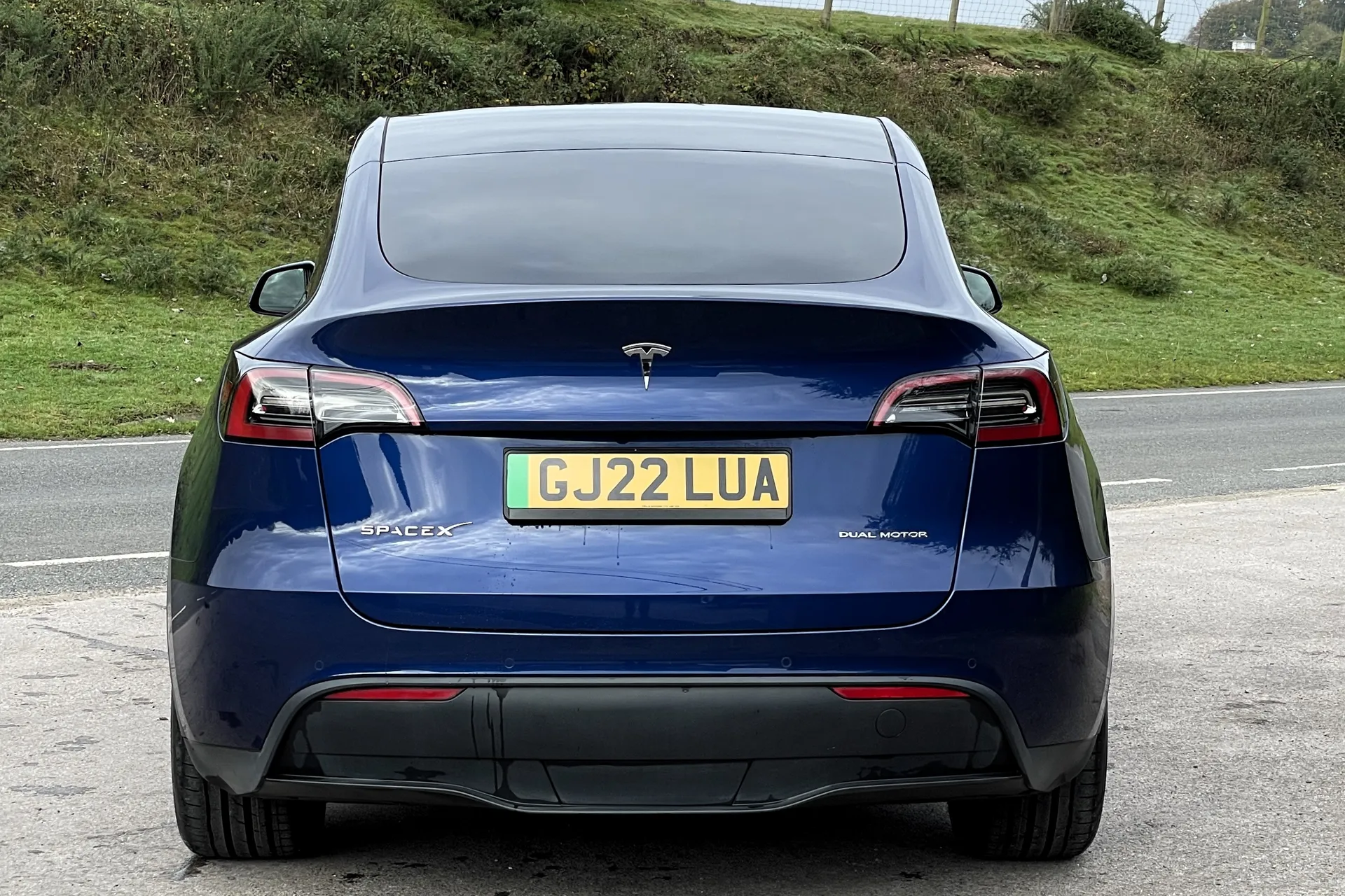 TESLA MODEL Y thumbnail image number 8