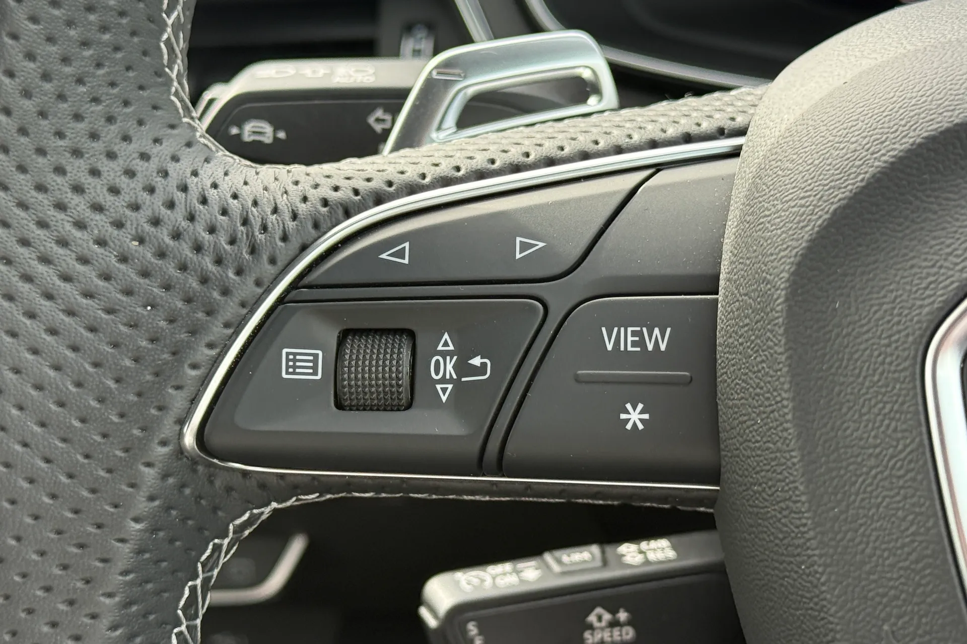 Audi RS4 thumbnail image number 15