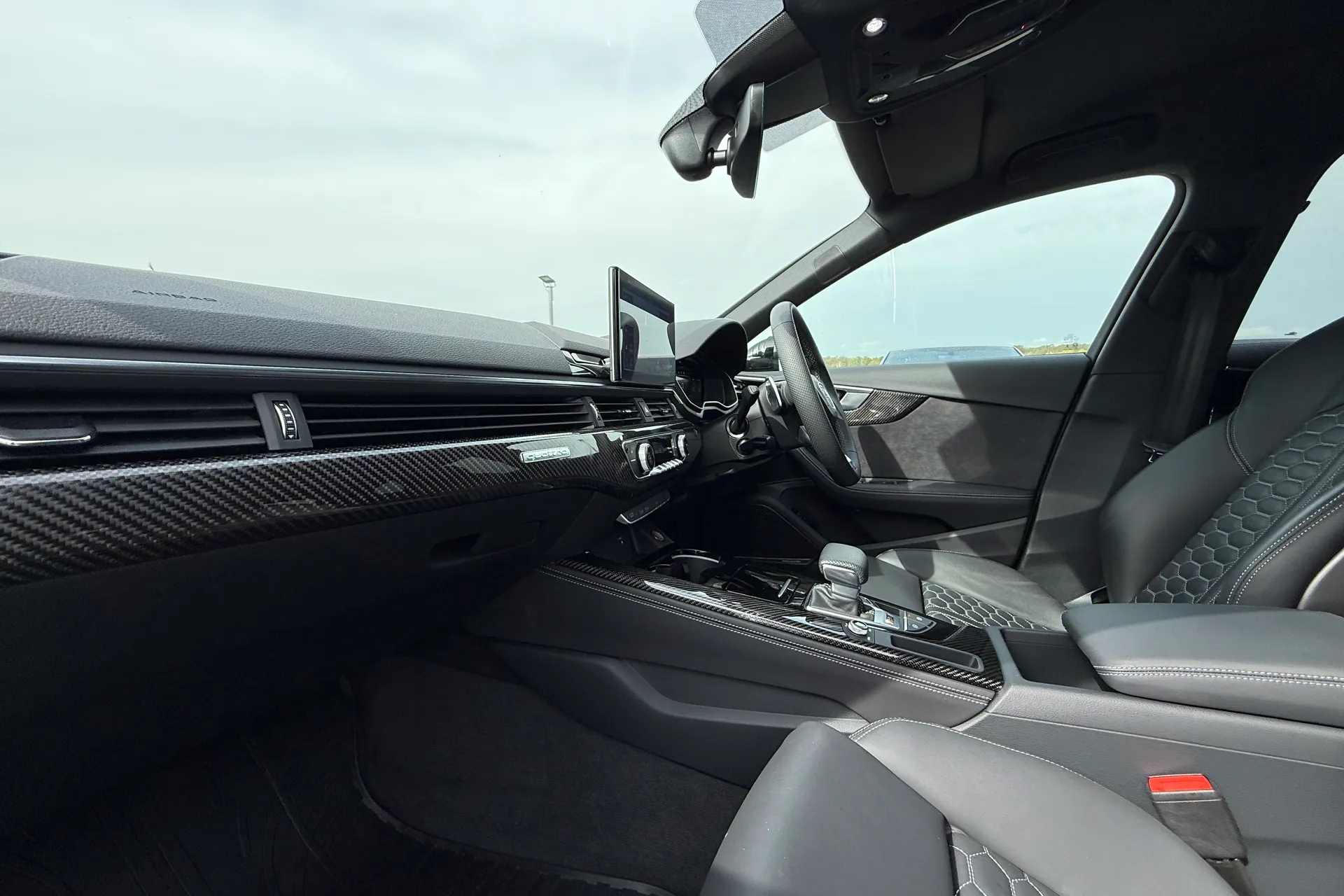 Audi RS4 thumbnail image number 11