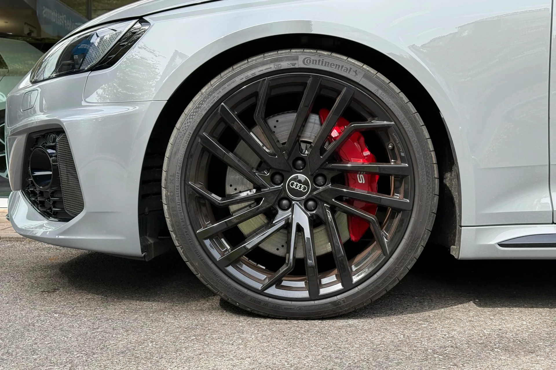 Audi RS4 thumbnail image number 13