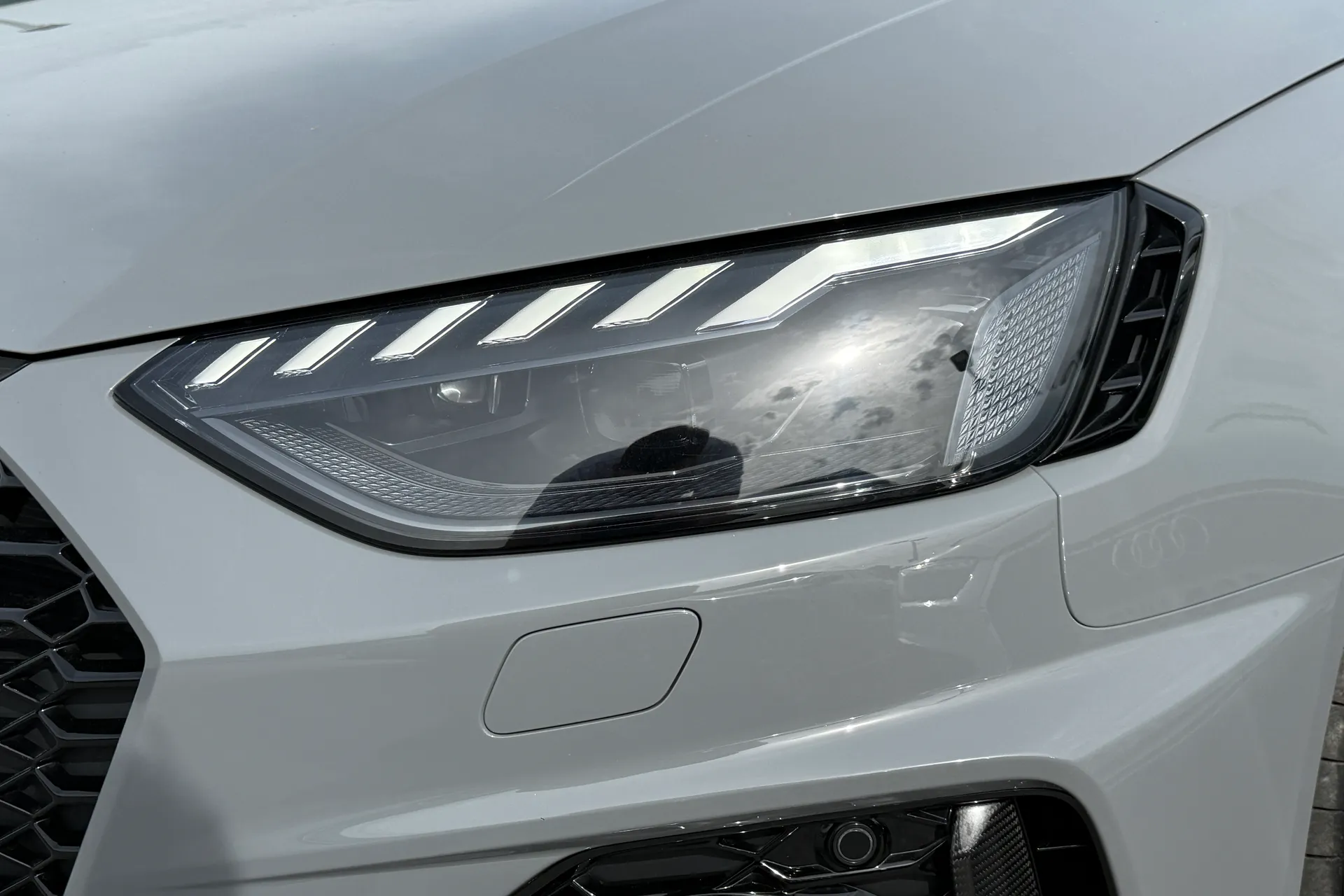 Audi RS4 thumbnail image number 49